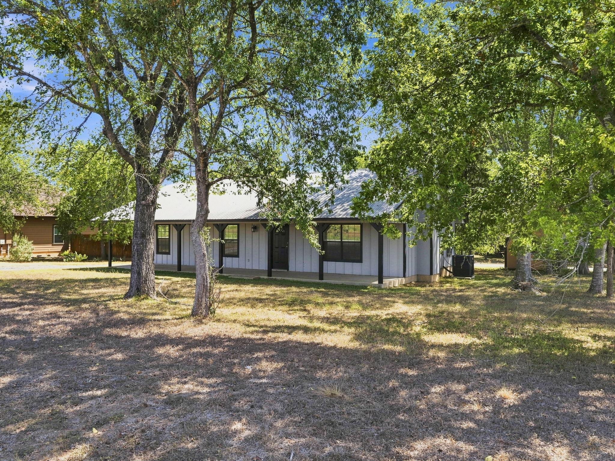 1303 Lovers Ln Property Photo 2