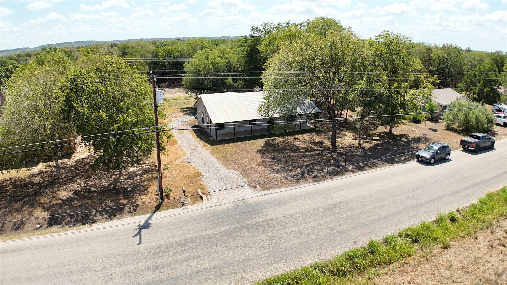 1303 Lovers Ln Property Photo 4