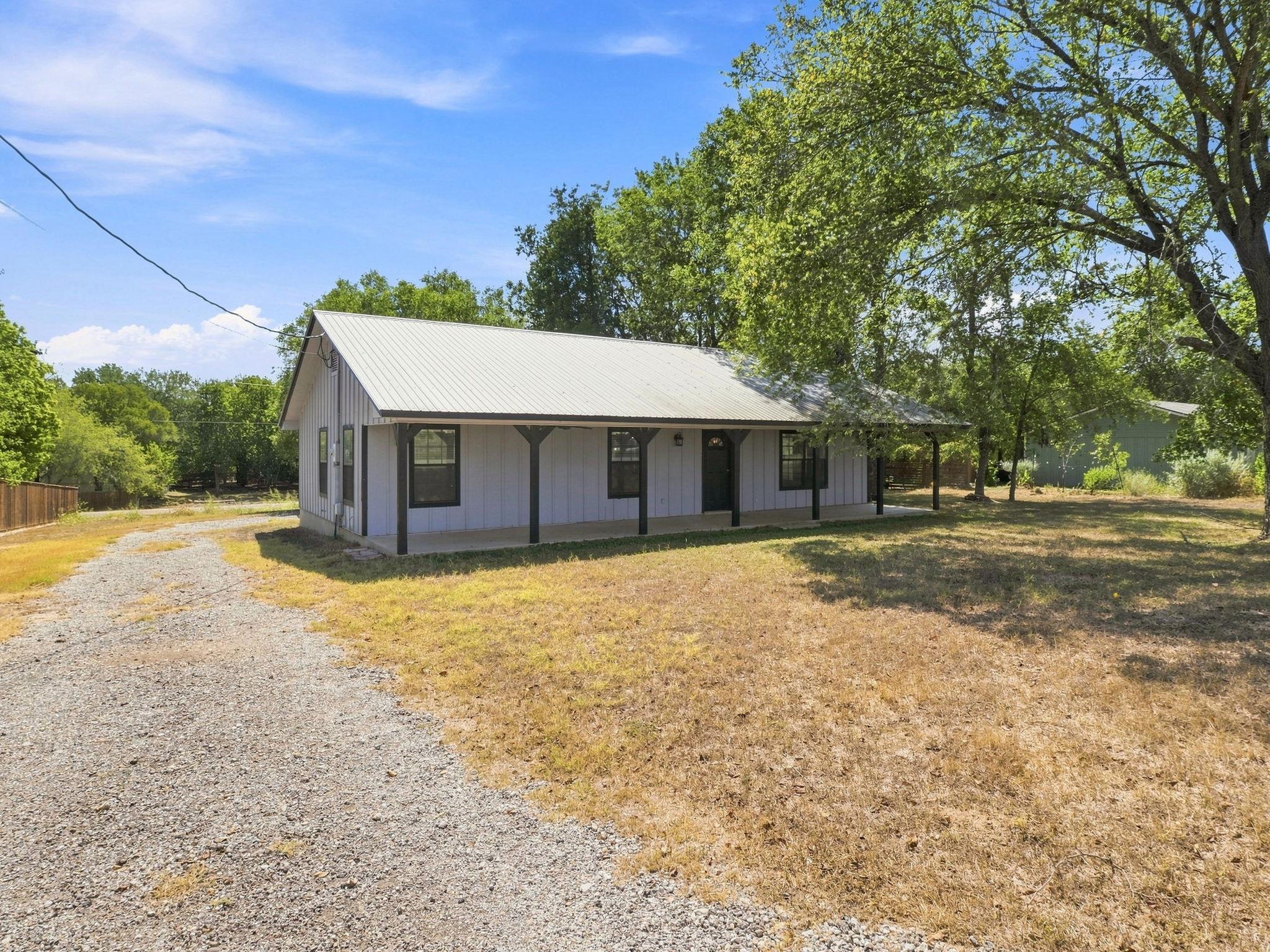1303 Lovers Ln Property Photo 5