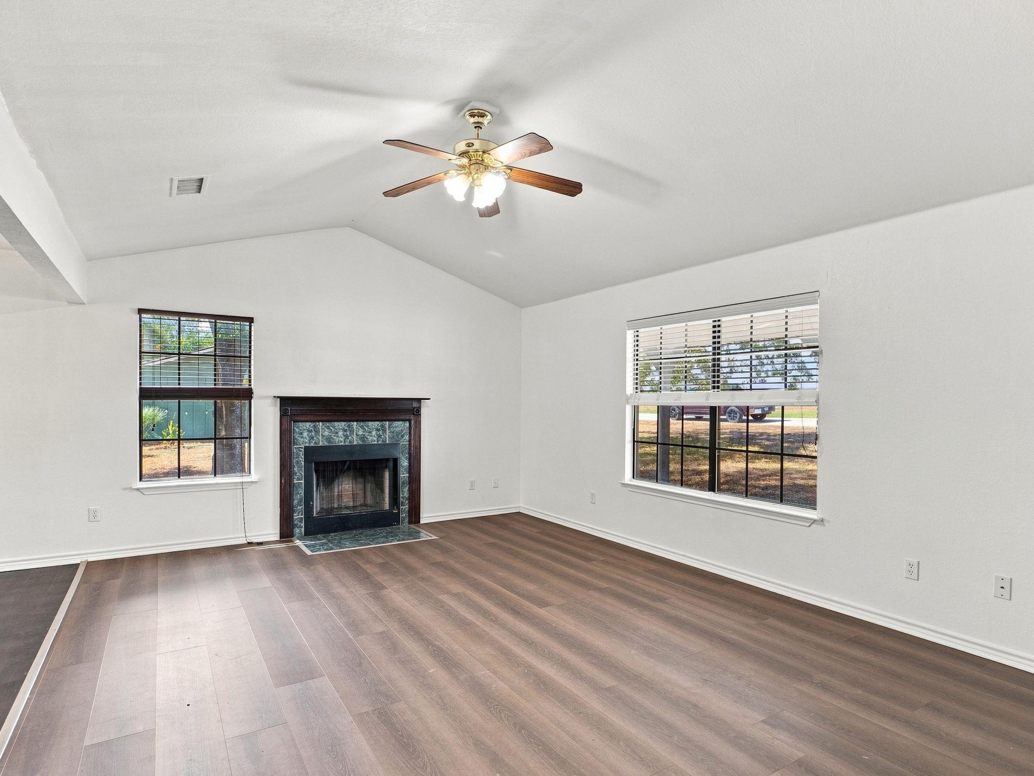 1303 Lovers Ln Property Photo 9