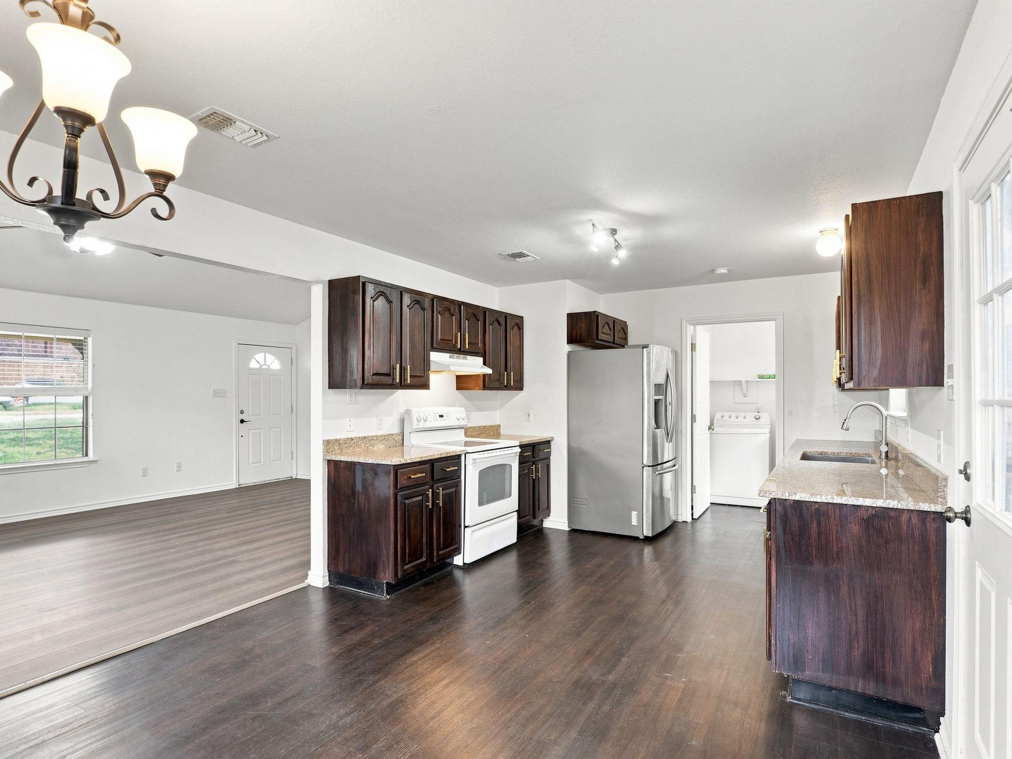 1303 Lovers Ln Property Photo 11