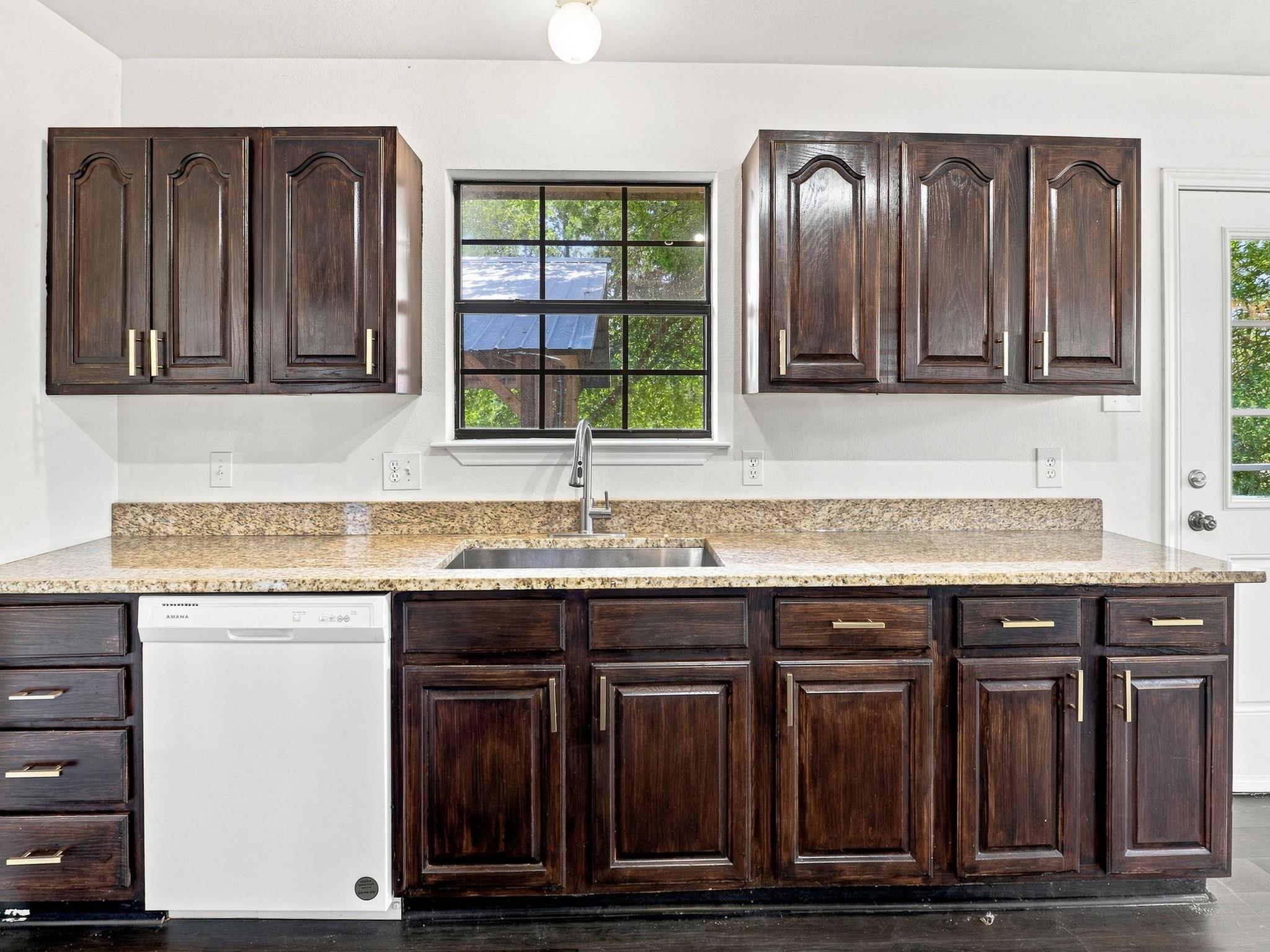 1303 Lovers Ln Property Photo 13