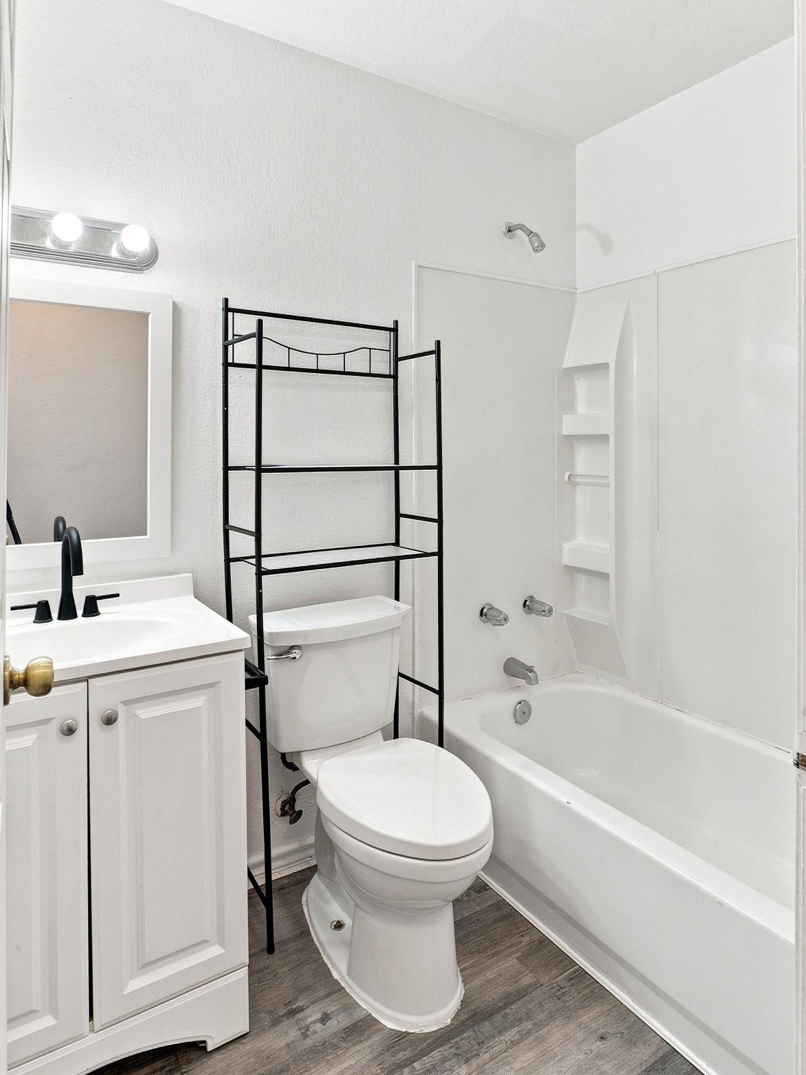 1303 Lovers Ln Property Photo 14