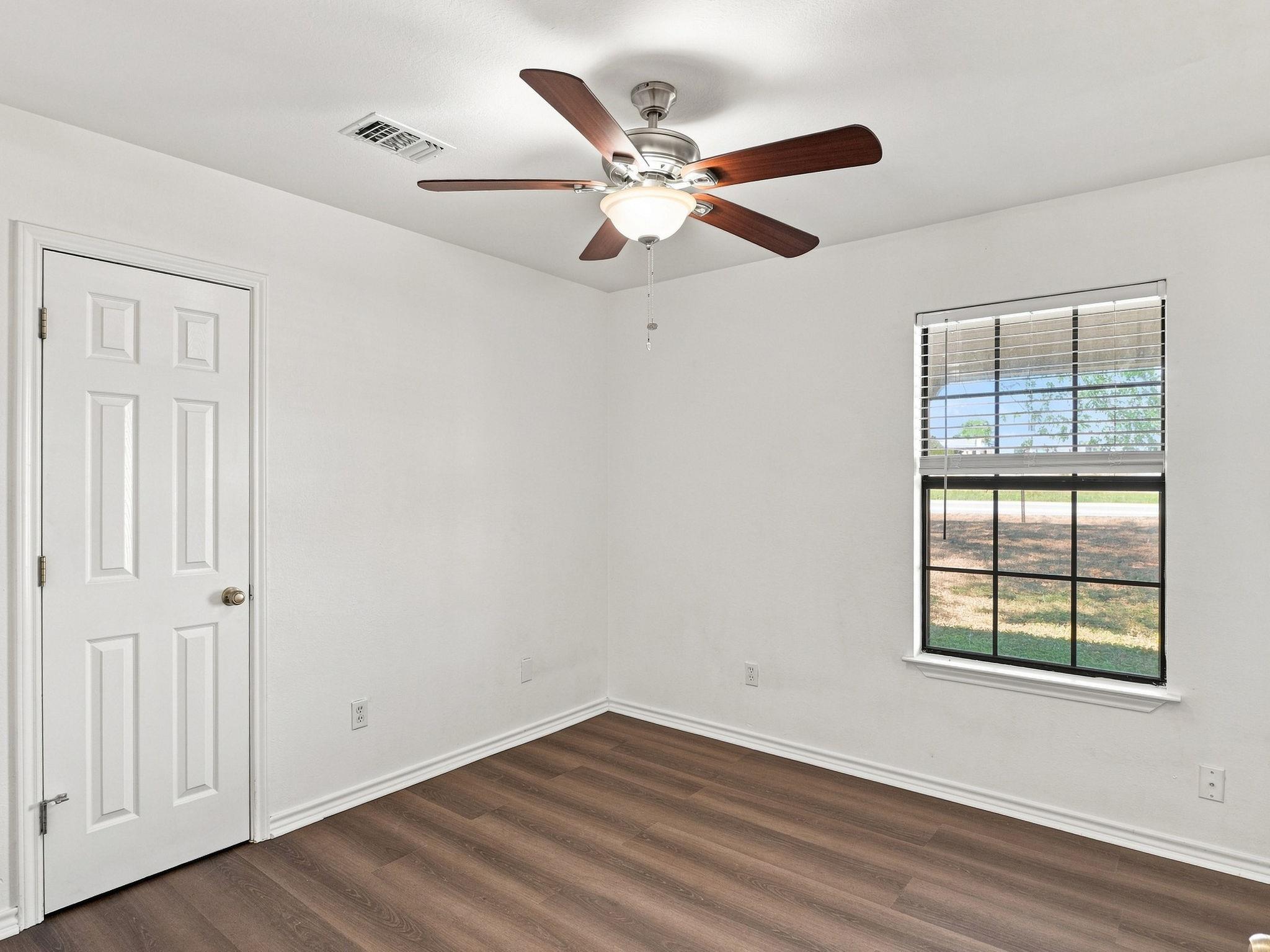1303 Lovers Ln Property Photo 15
