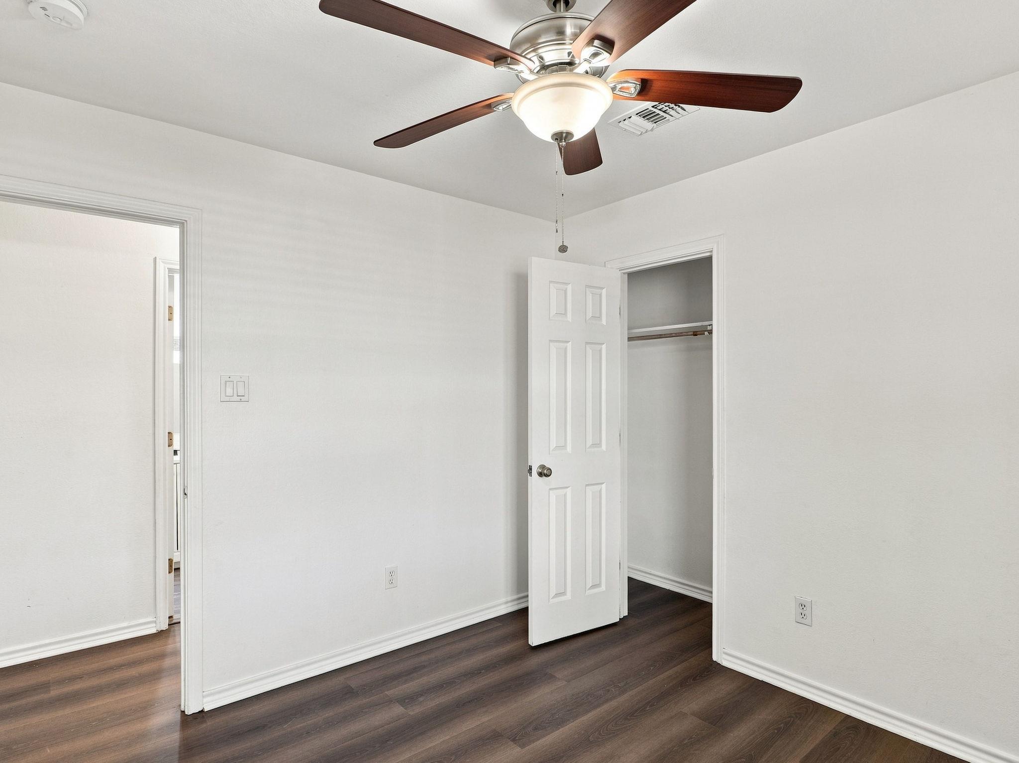 1303 Lovers Ln Property Photo 16