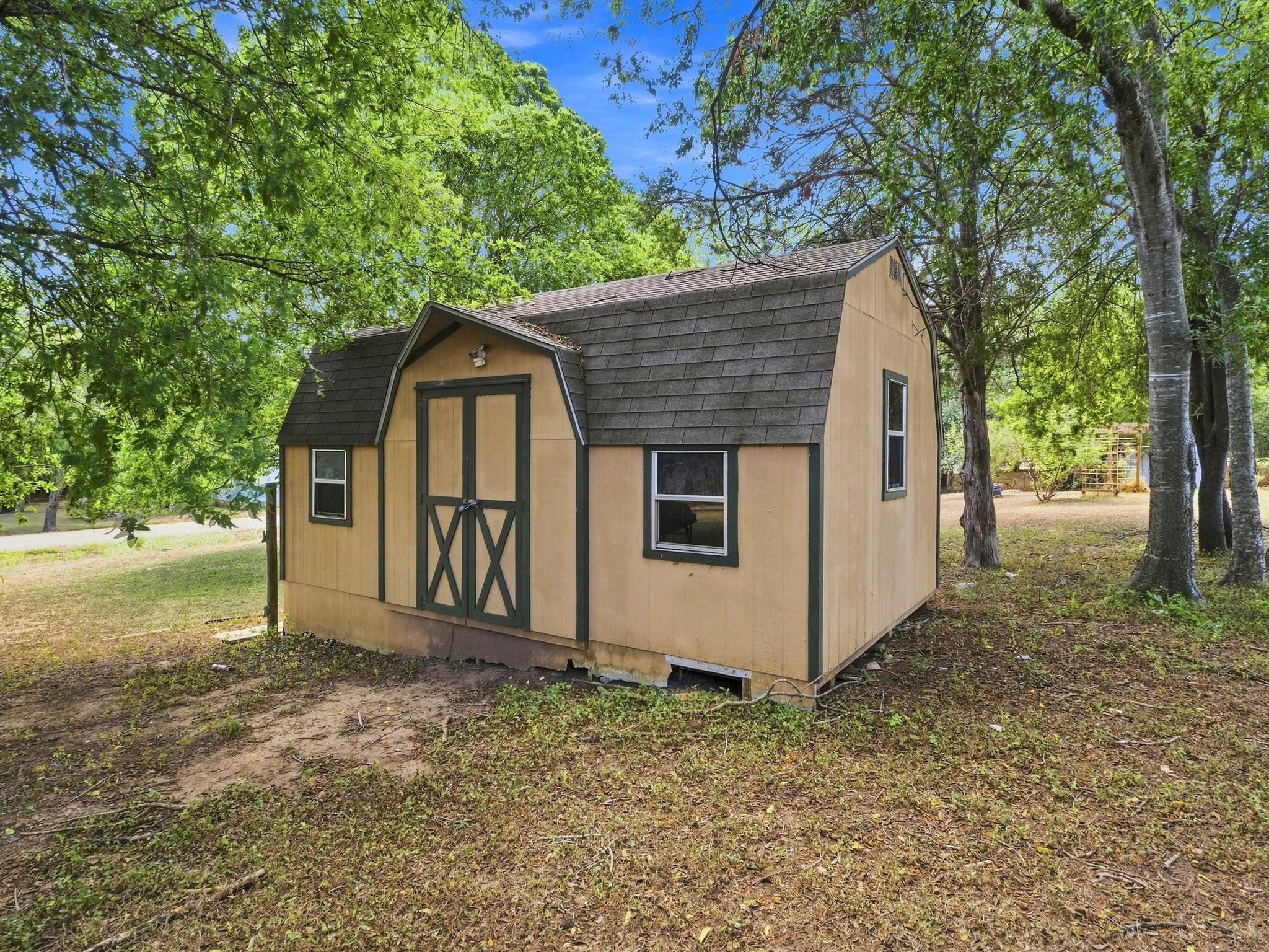 1303 Lovers Ln Property Photo 27