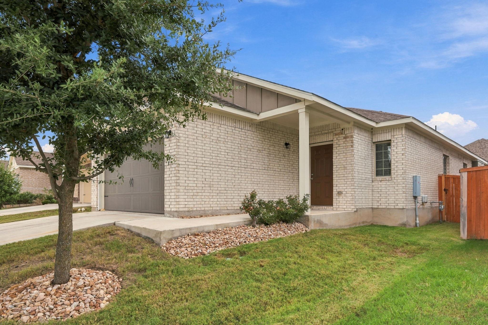439 Spinnaker Loop Property Photo 1