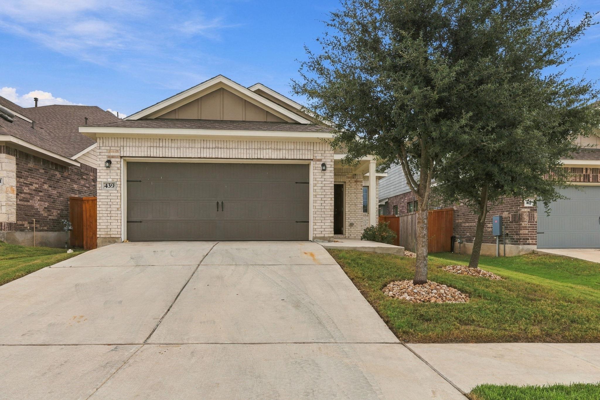 439 Spinnaker Loop Property Photo 2