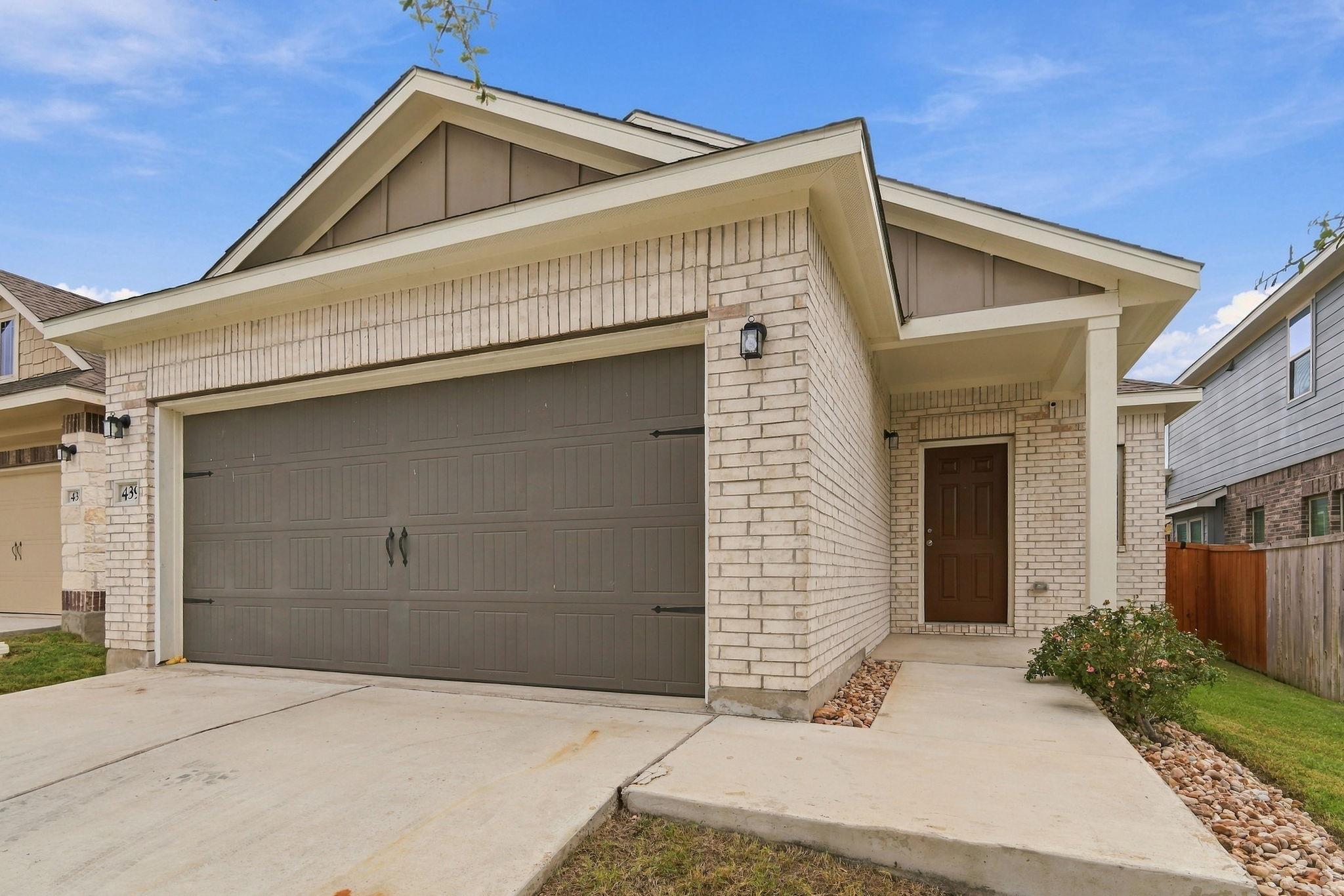 439 Spinnaker Loop Property Photo 3