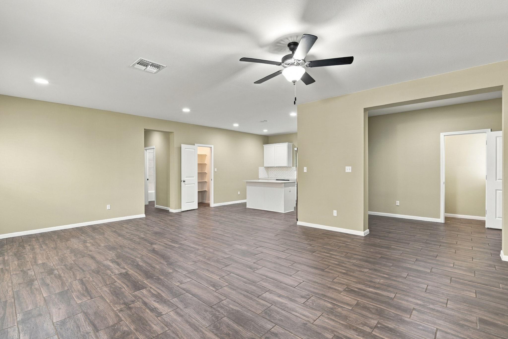 439 Spinnaker Loop Property Photo 7