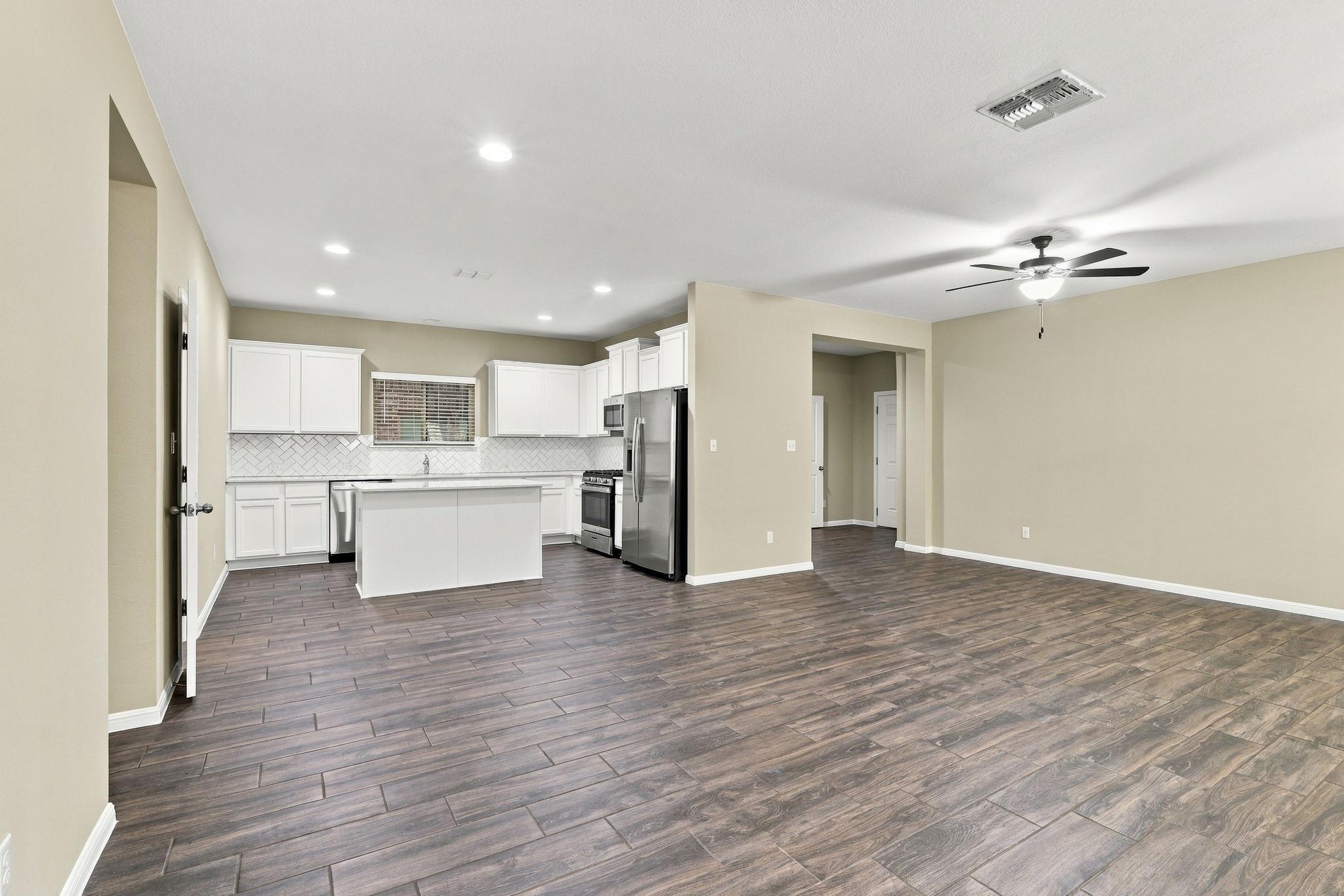 439 Spinnaker Loop Property Photo 8