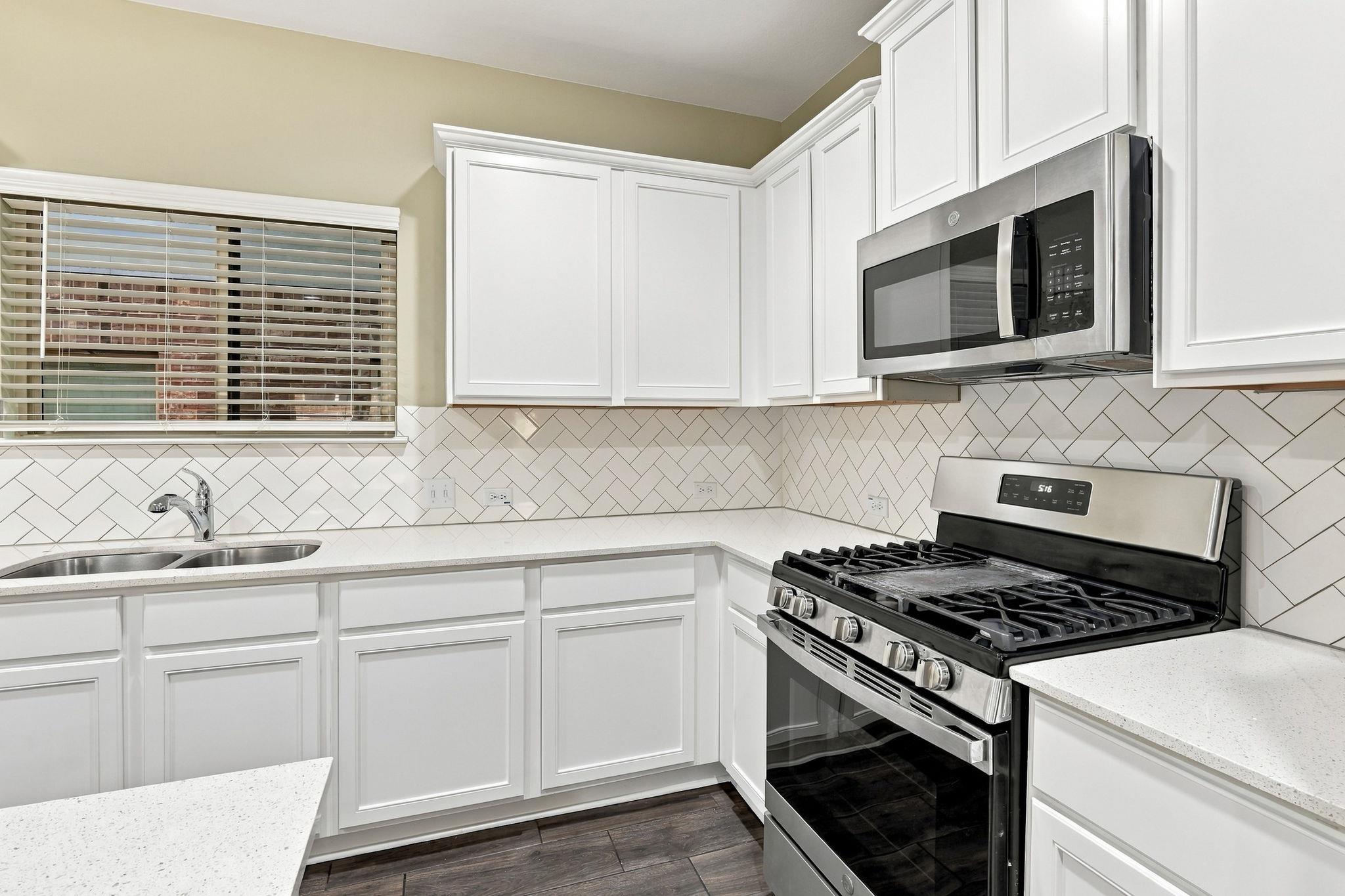 439 Spinnaker Loop Property Photo 12