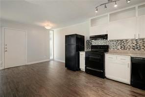 2900 Cole St 205 Property Photo 11