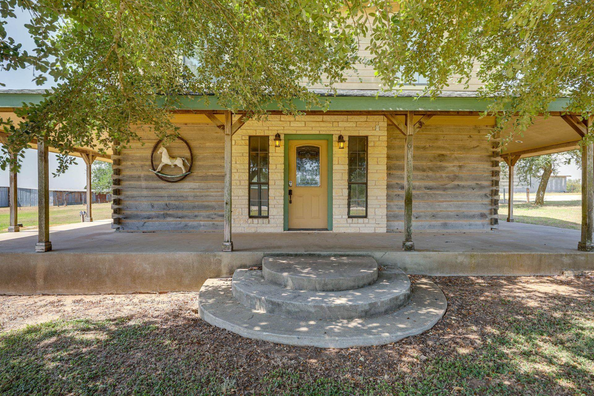 1194 Red Town Rd Property Photo 2