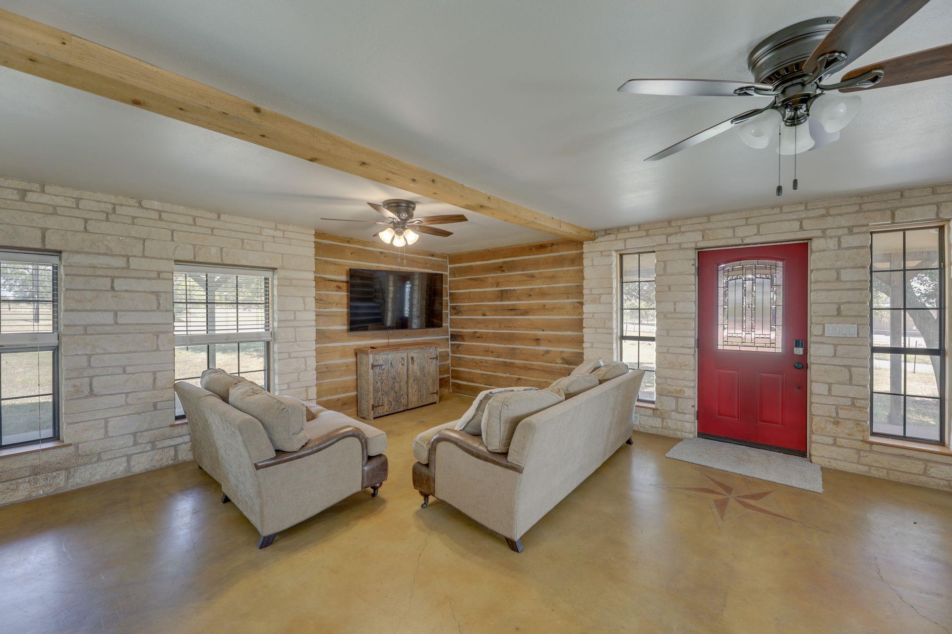 1194 Red Town Rd Property Photo 6