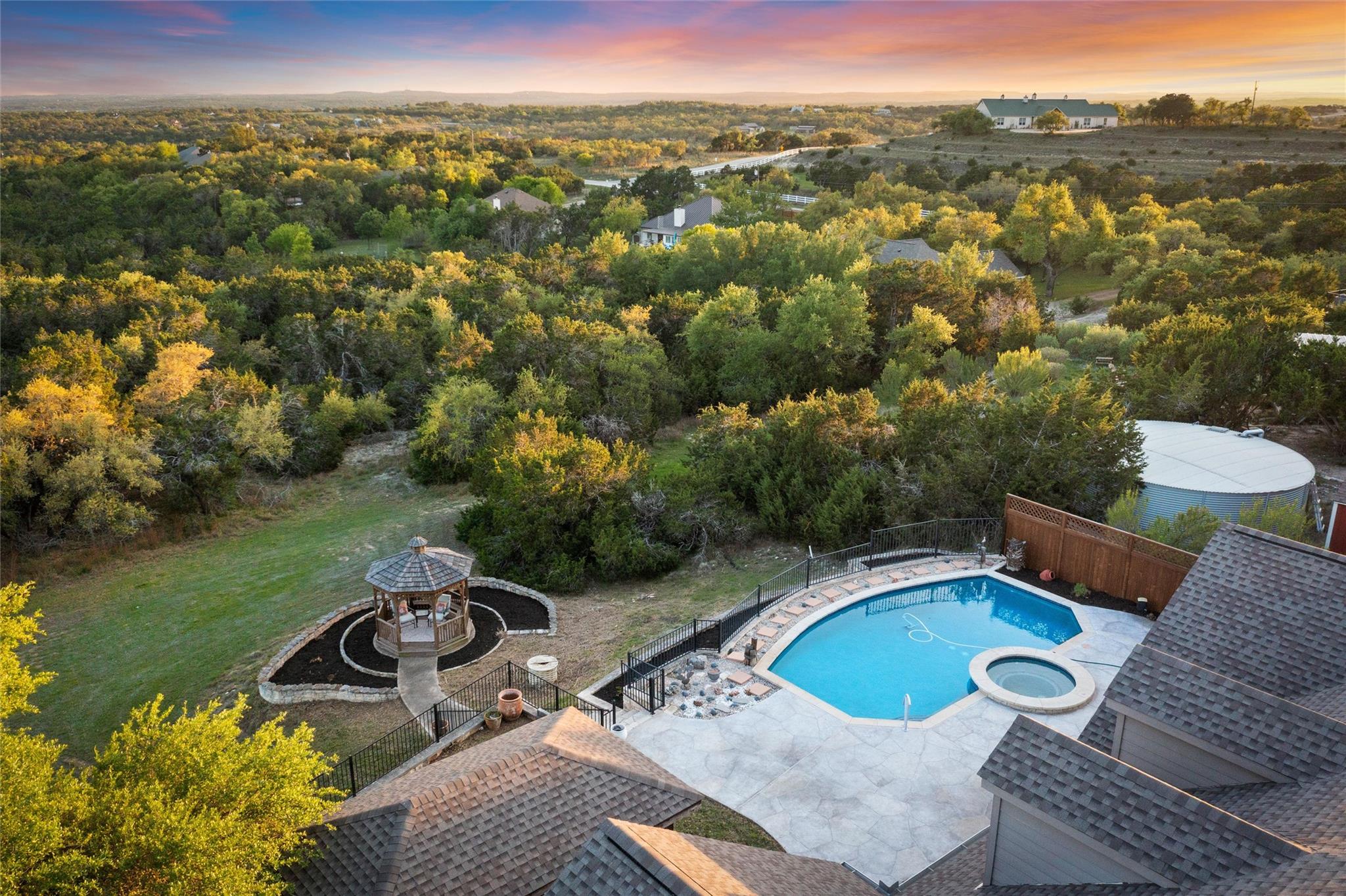 1034 Sunset Canyon Dr Property Photo 3