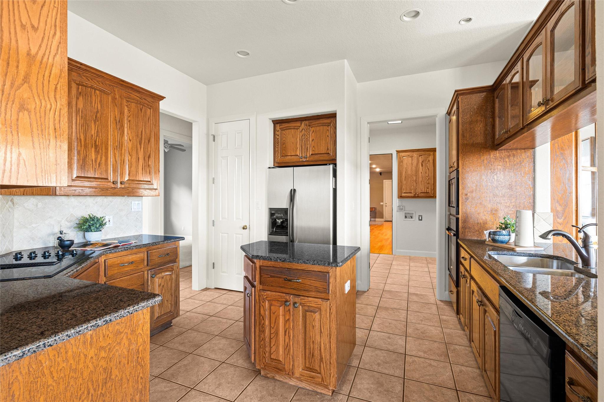 1034 Sunset Canyon Dr Property Photo 21