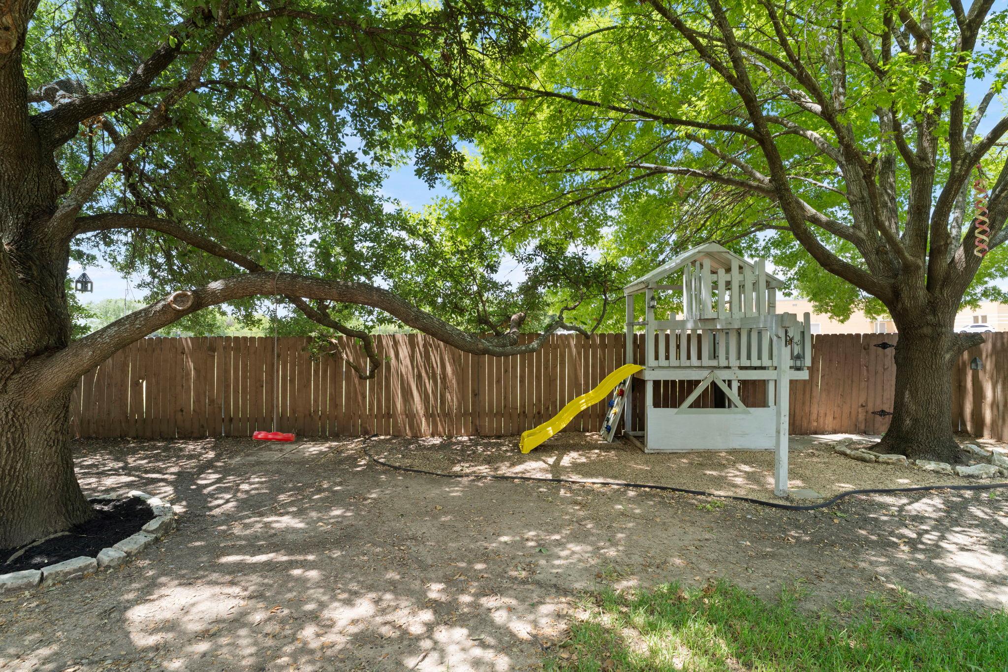 17002 Cranston Dr Property Photo 36