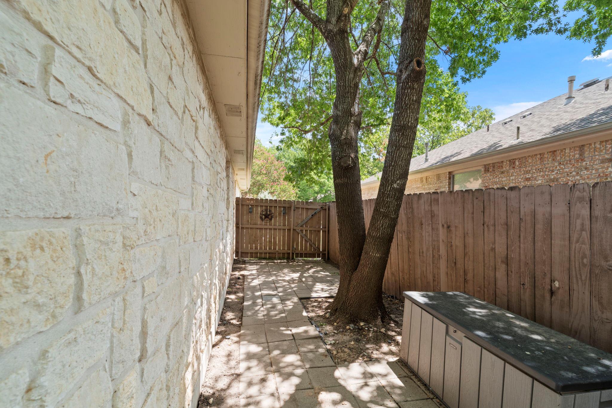 17002 Cranston Dr Property Photo 37