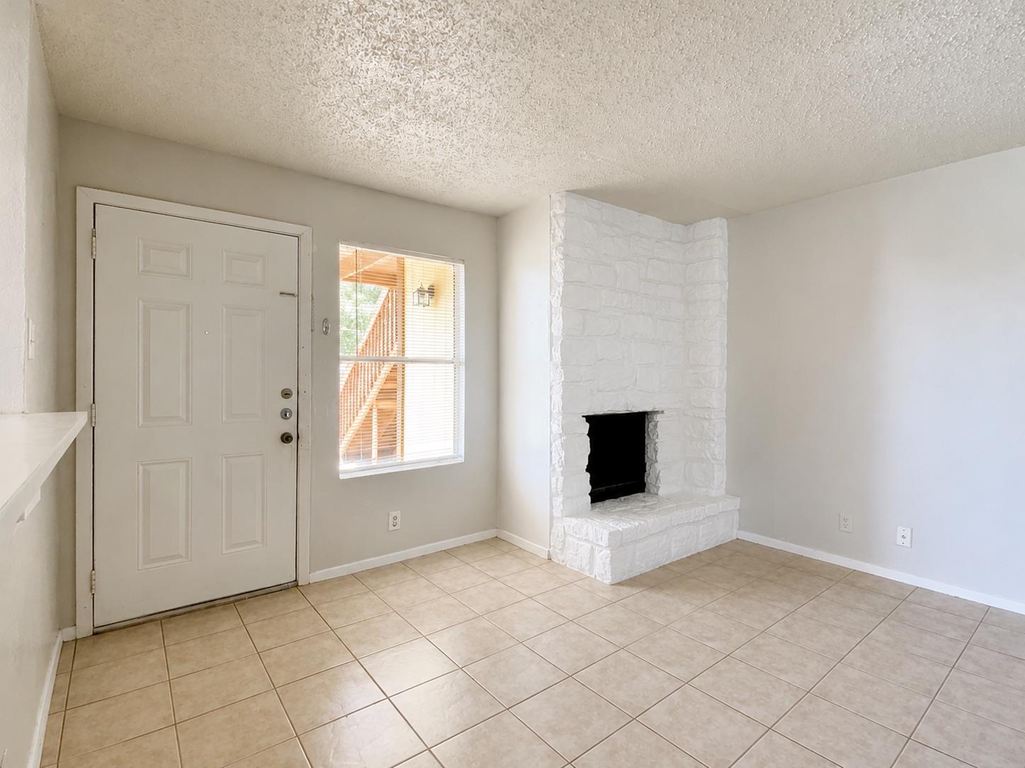2300 Cedrick Cv #b Property Photo 9