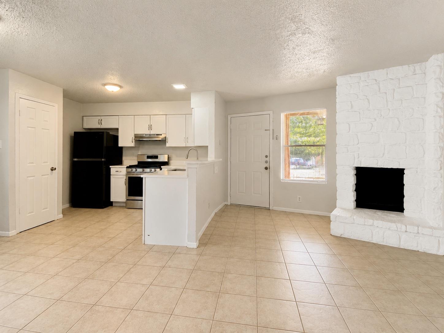 2300 Cedrick Cv #b Property Photo 12