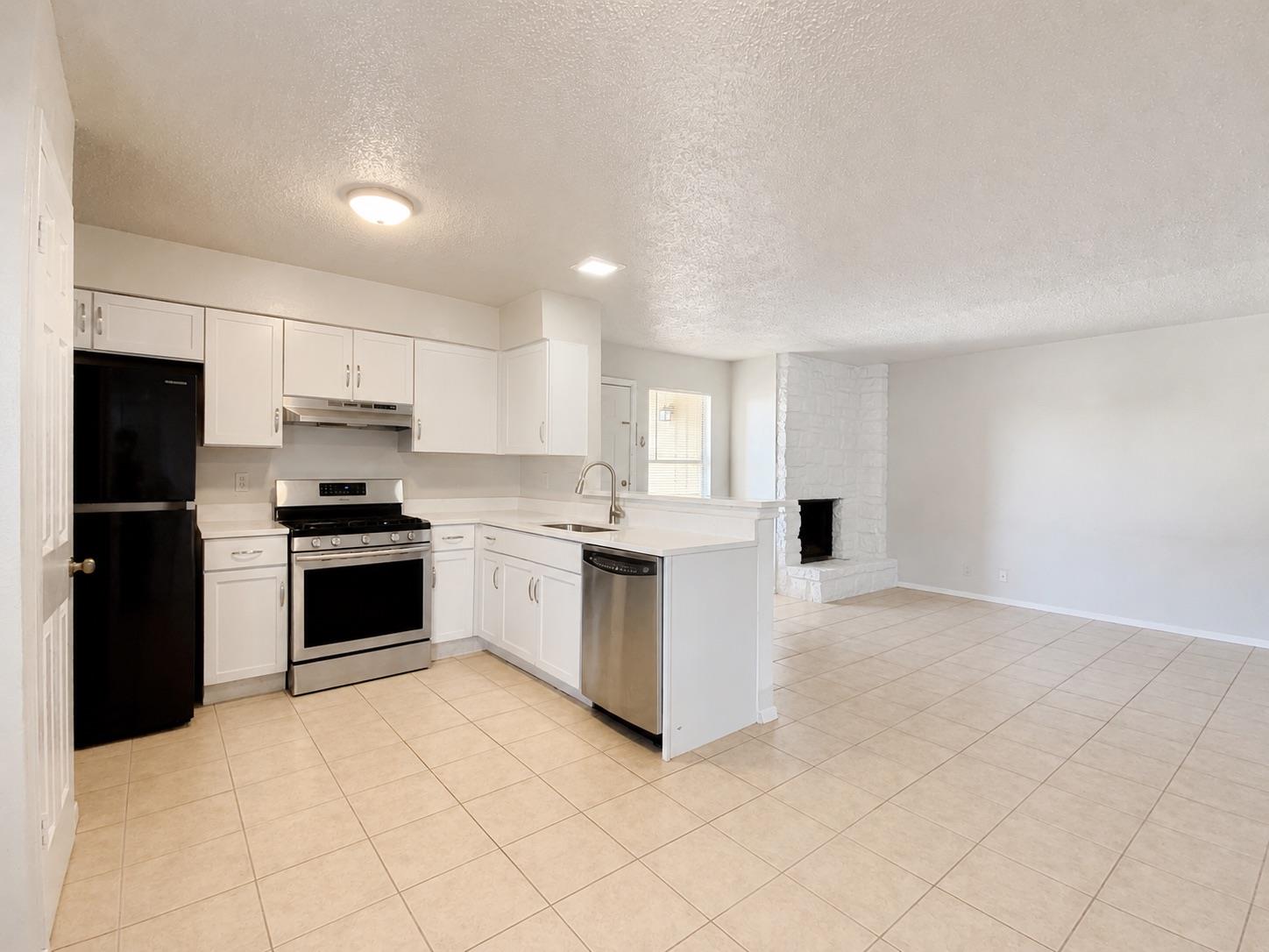 2300 Cedrick Cv #b Property Photo 13