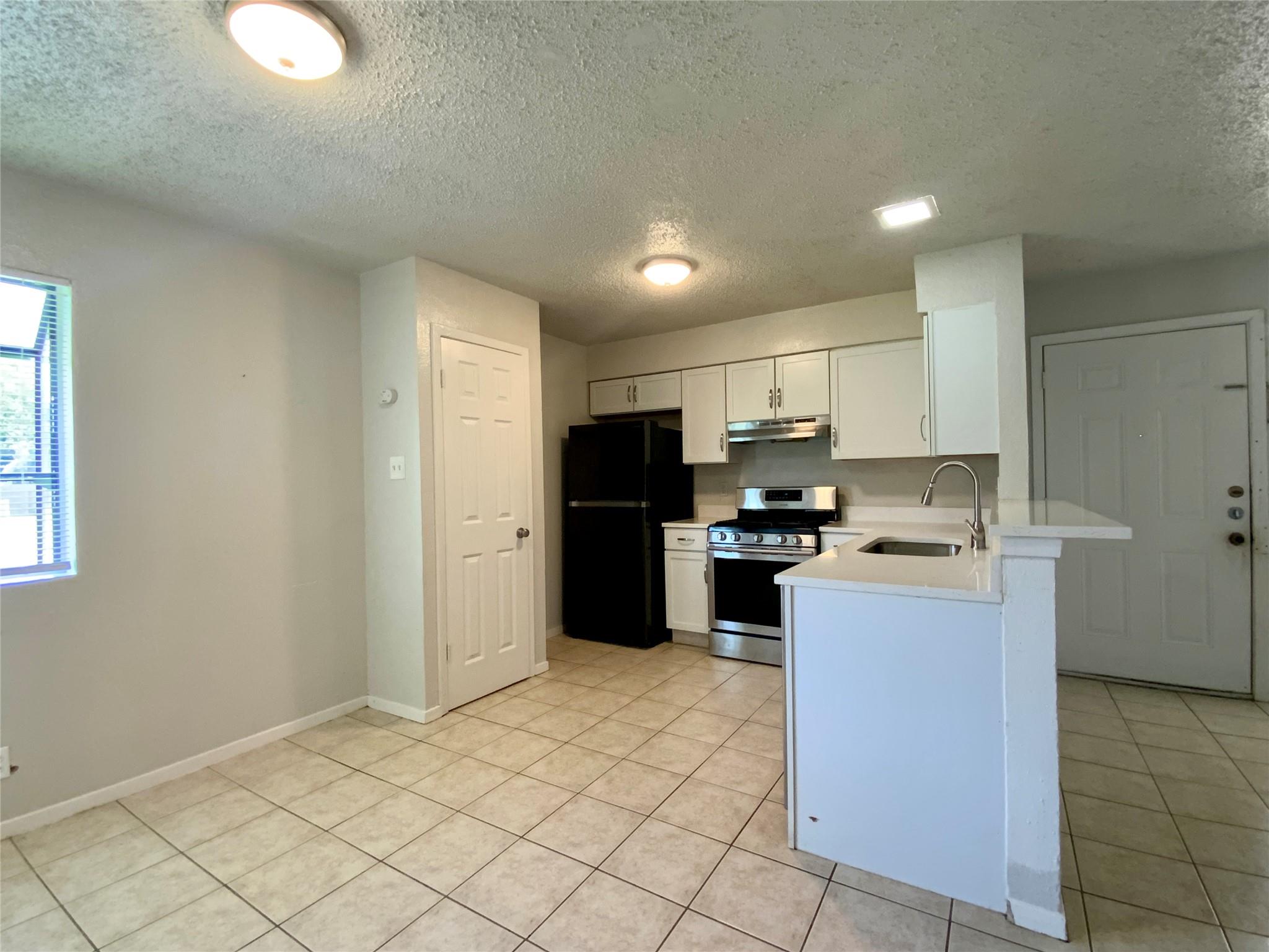 2300 Cedrick Cv #b Property Photo 15