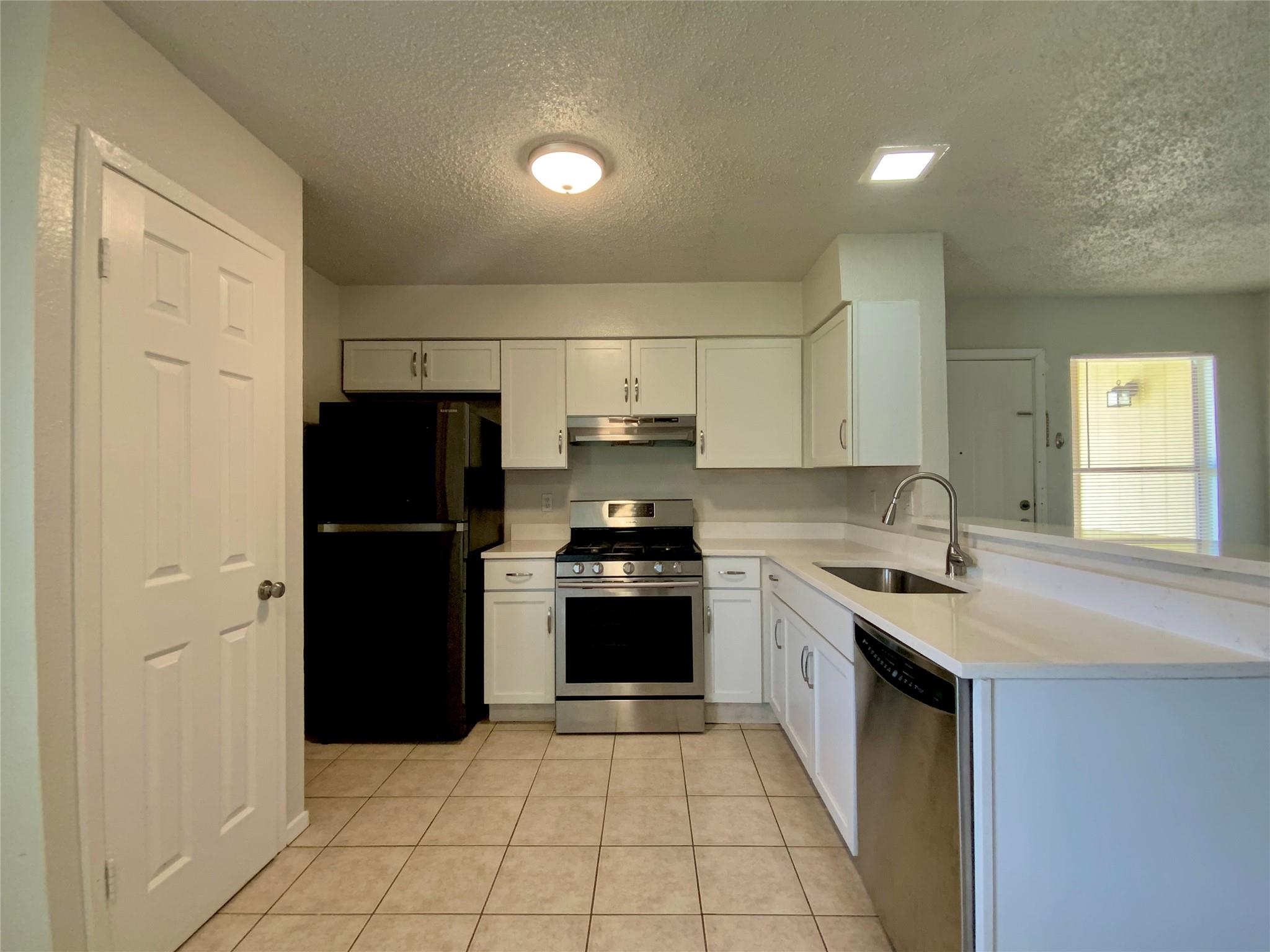 2300 Cedrick Cv #b Property Photo 16