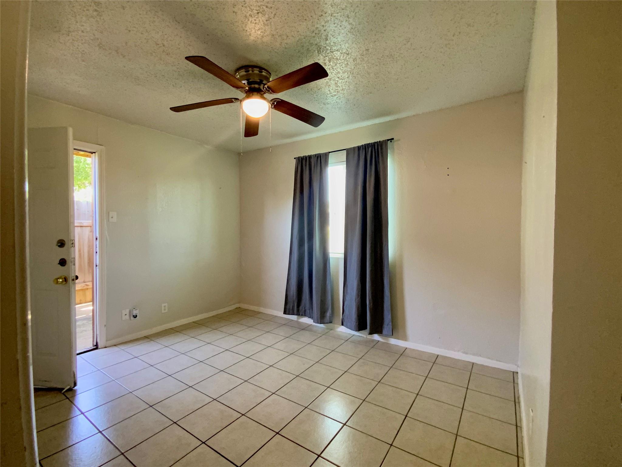 2300 Cedrick Cv #b Property Photo 25