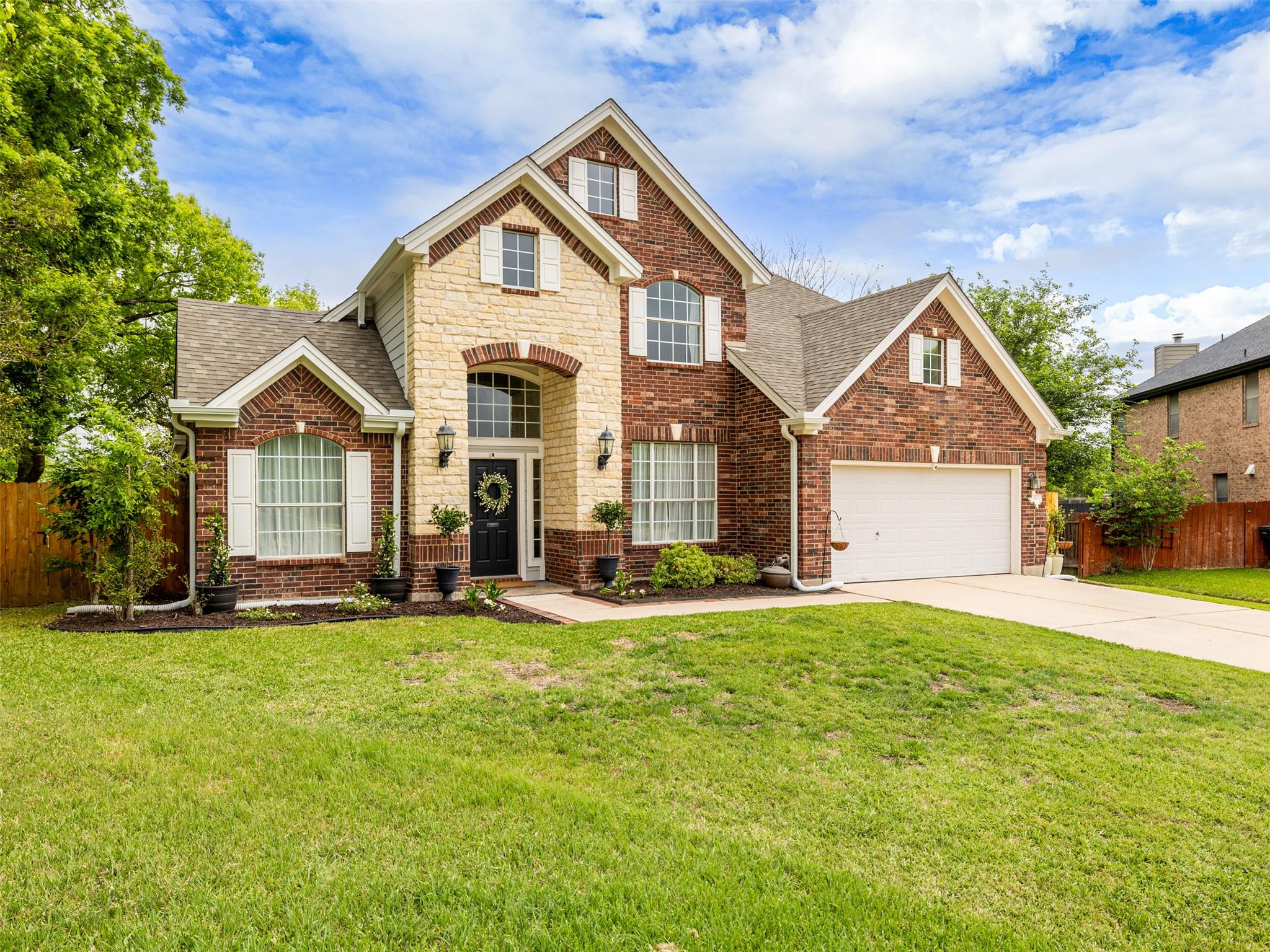 300 N Carriage Hills Dr Property Photo 1
