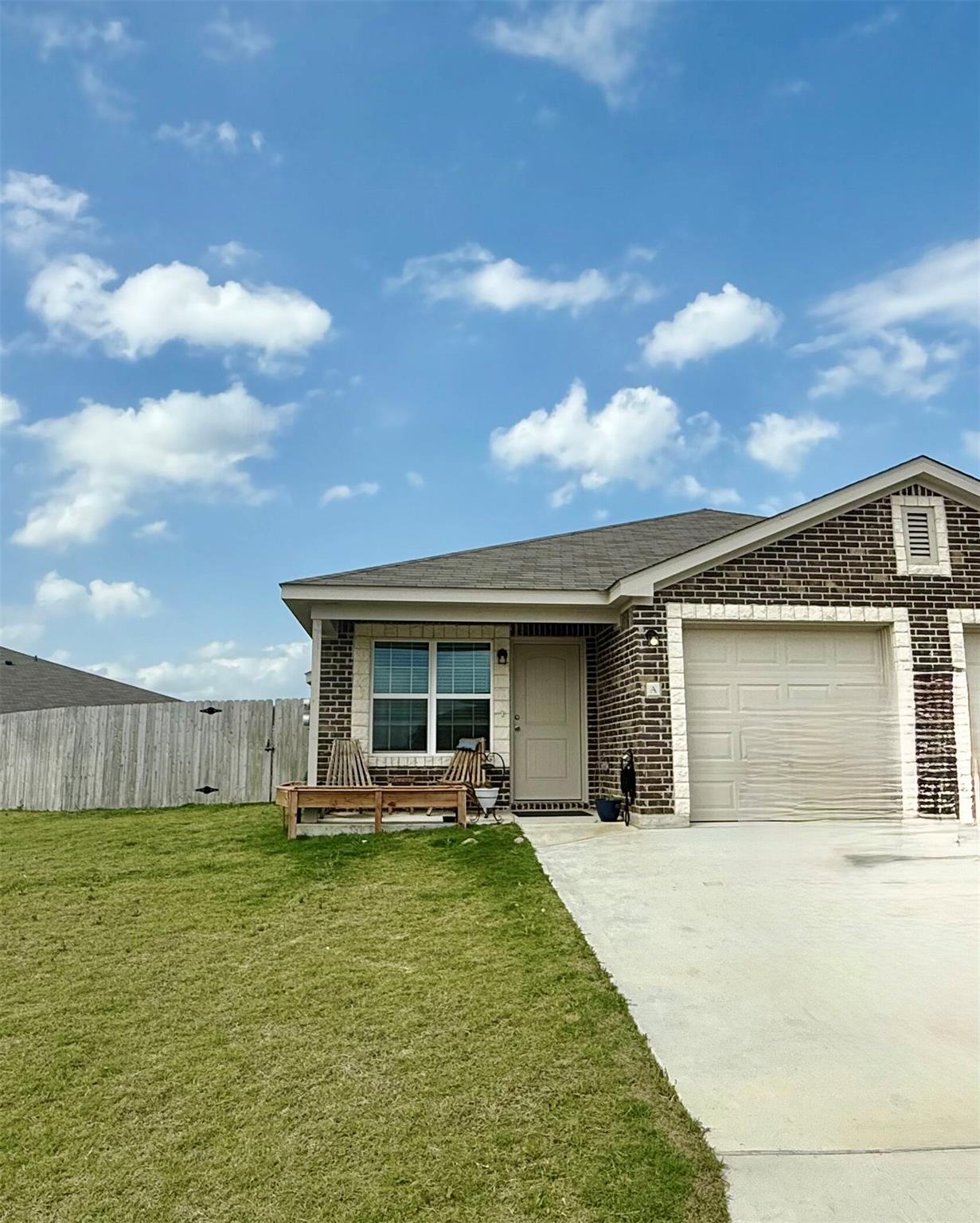 301 Dolphin Dr A Property Photo 1