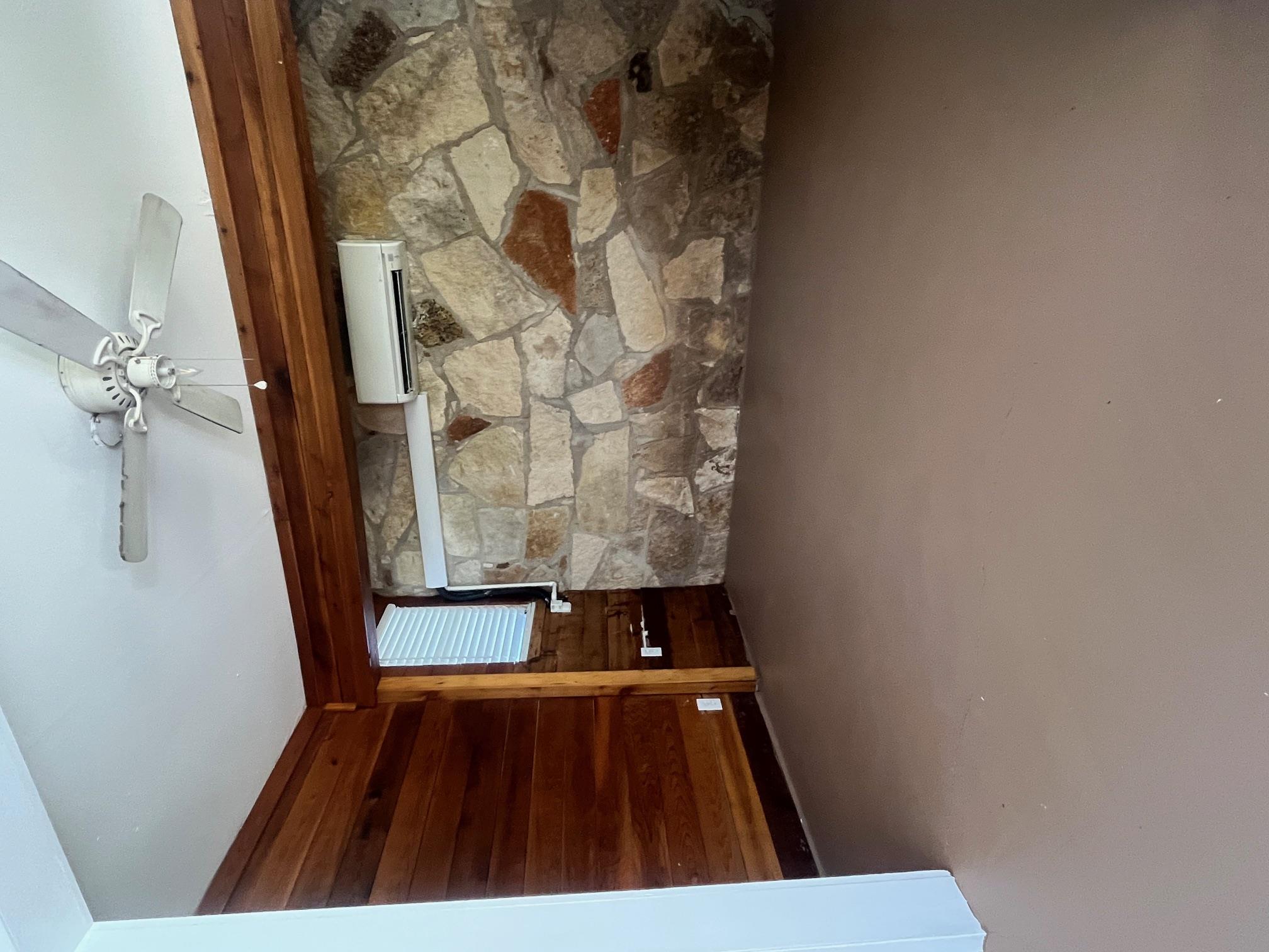 1609 Morgan Ln #d Property Photo 3