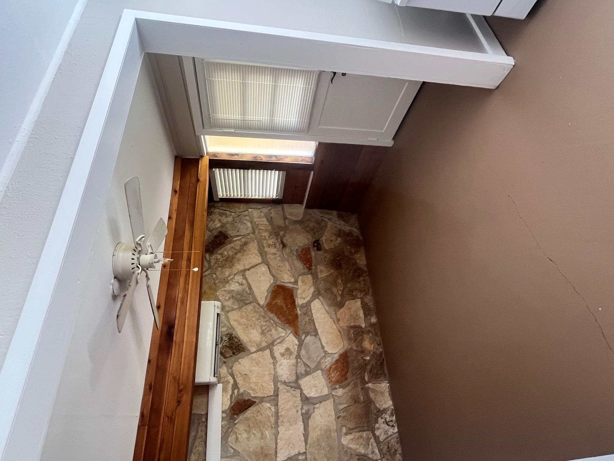 1609 Morgan Ln #d Property Photo 4
