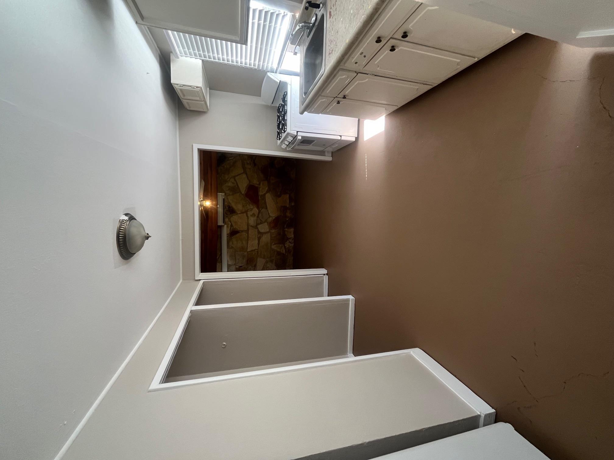 1609 Morgan Ln #d Property Photo 6