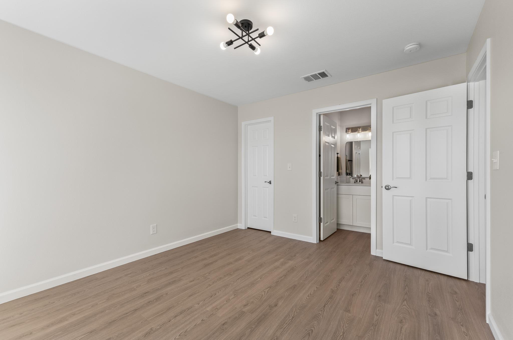5232 Fenton Ln Property Photo 9