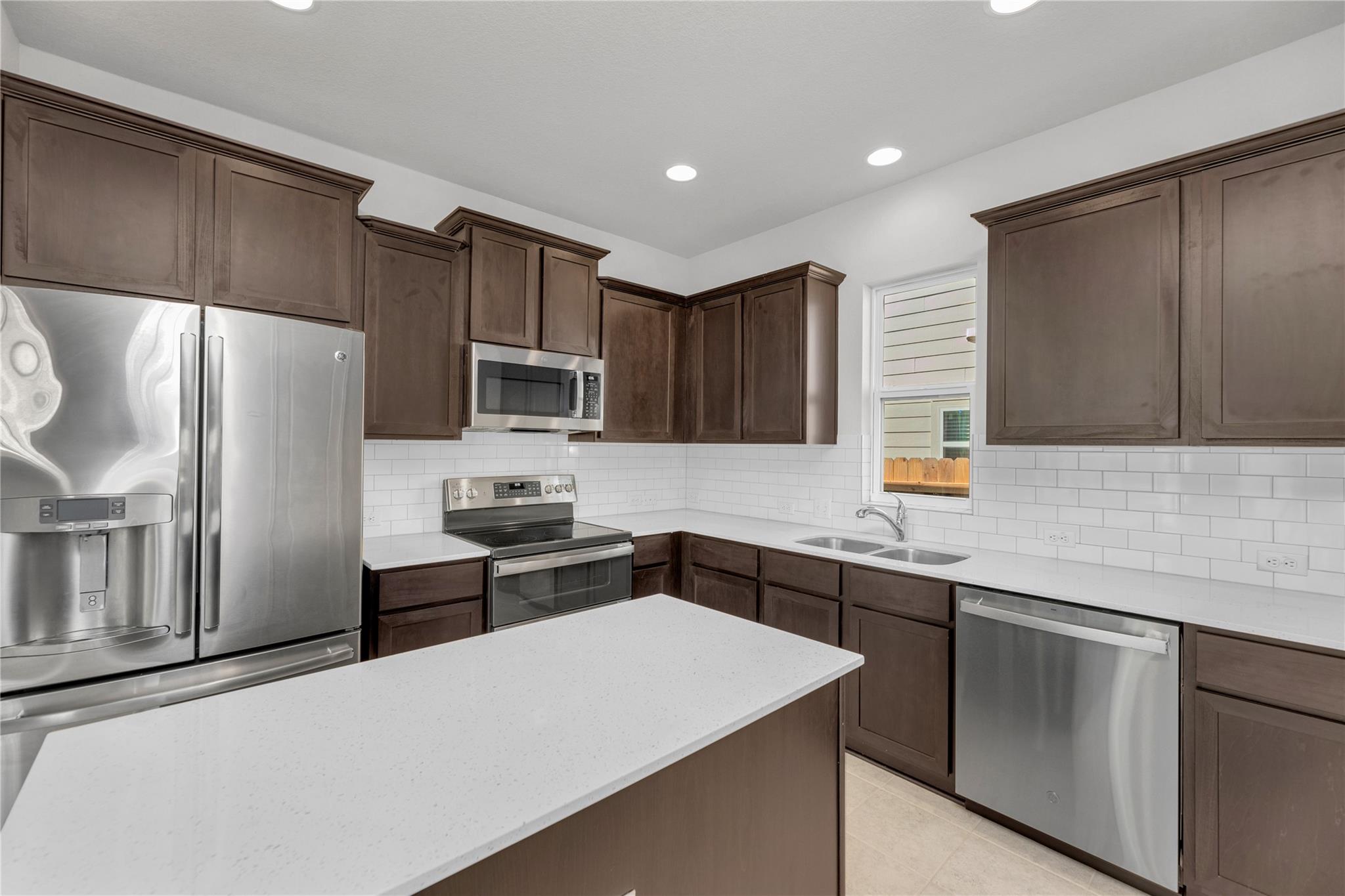 9505 Morning Iris Dr Property Photo 8