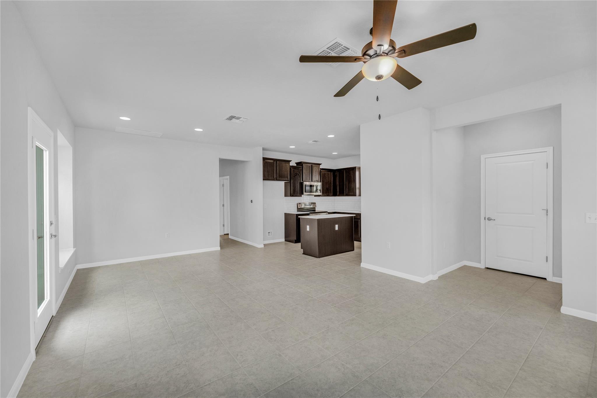 9505 Morning Iris Dr Property Photo 12