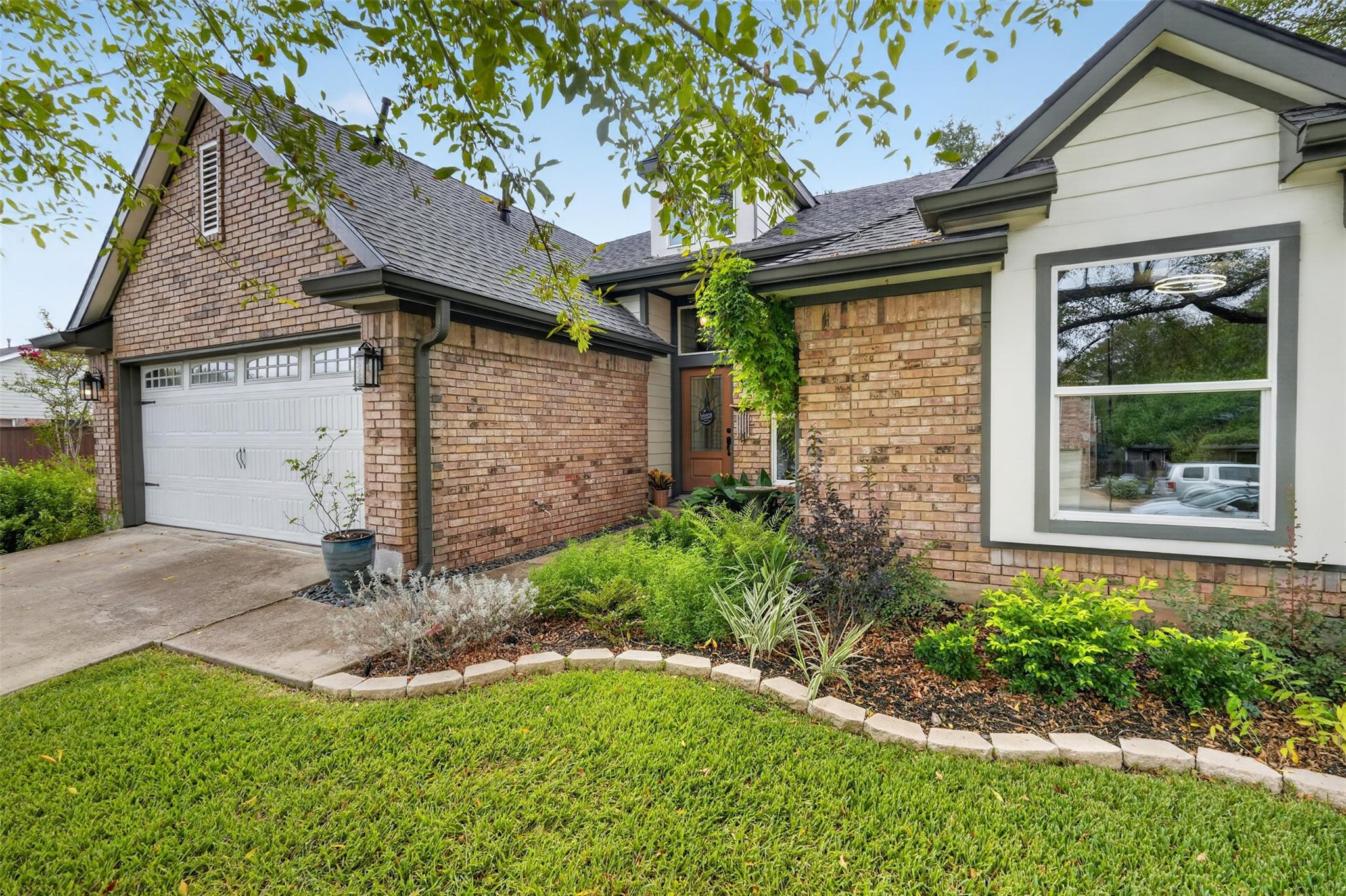 3001 Six Gun Trl Property Photo 1