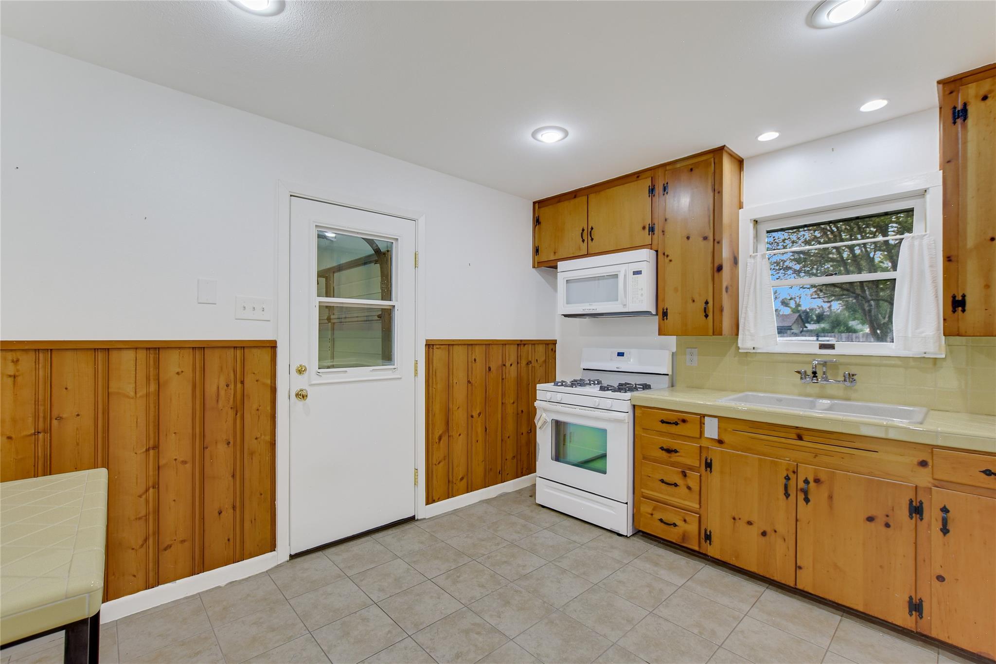 1513 Beckett St Property Photo 7