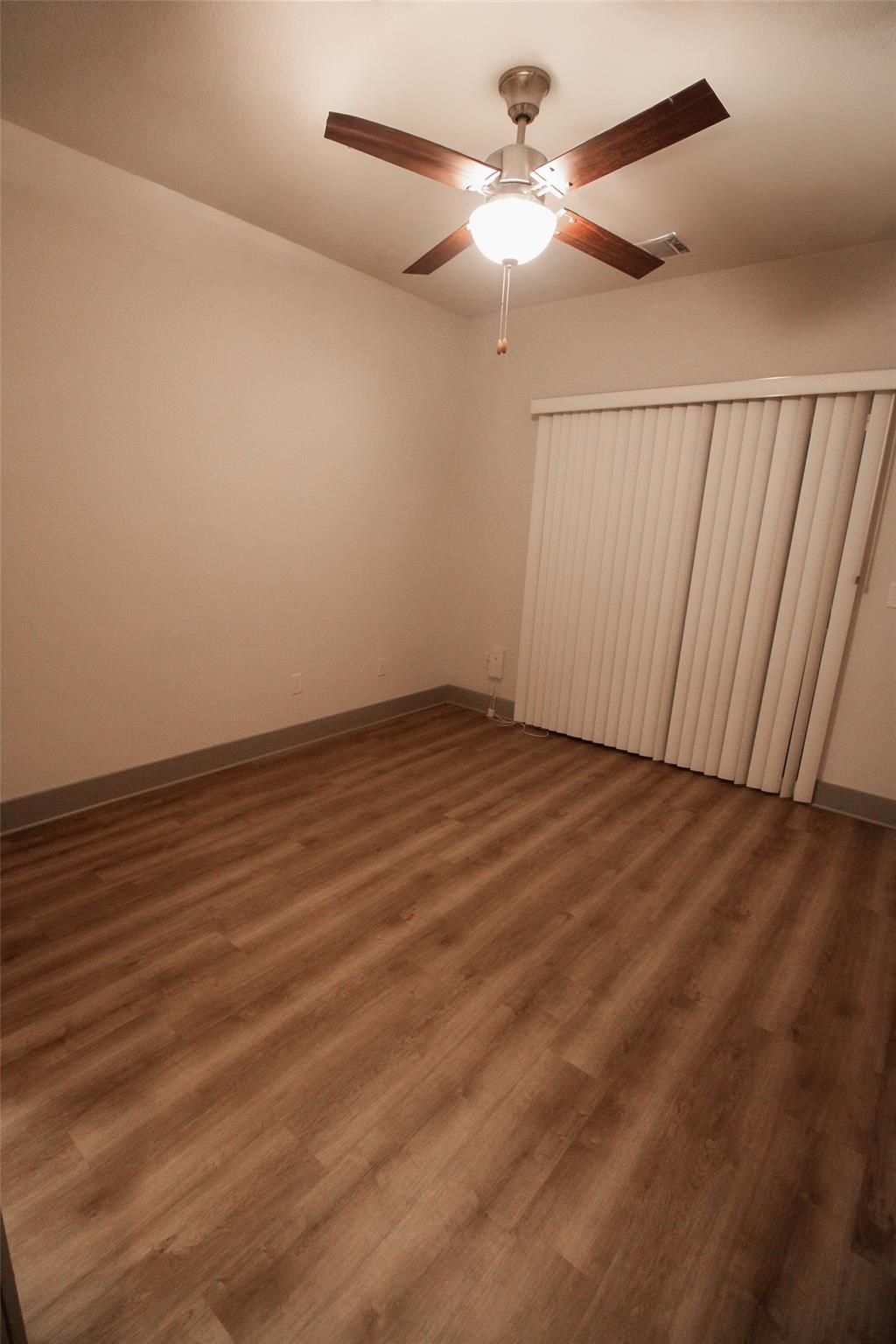 12208 Abbey Glen Ln Property Photo 8