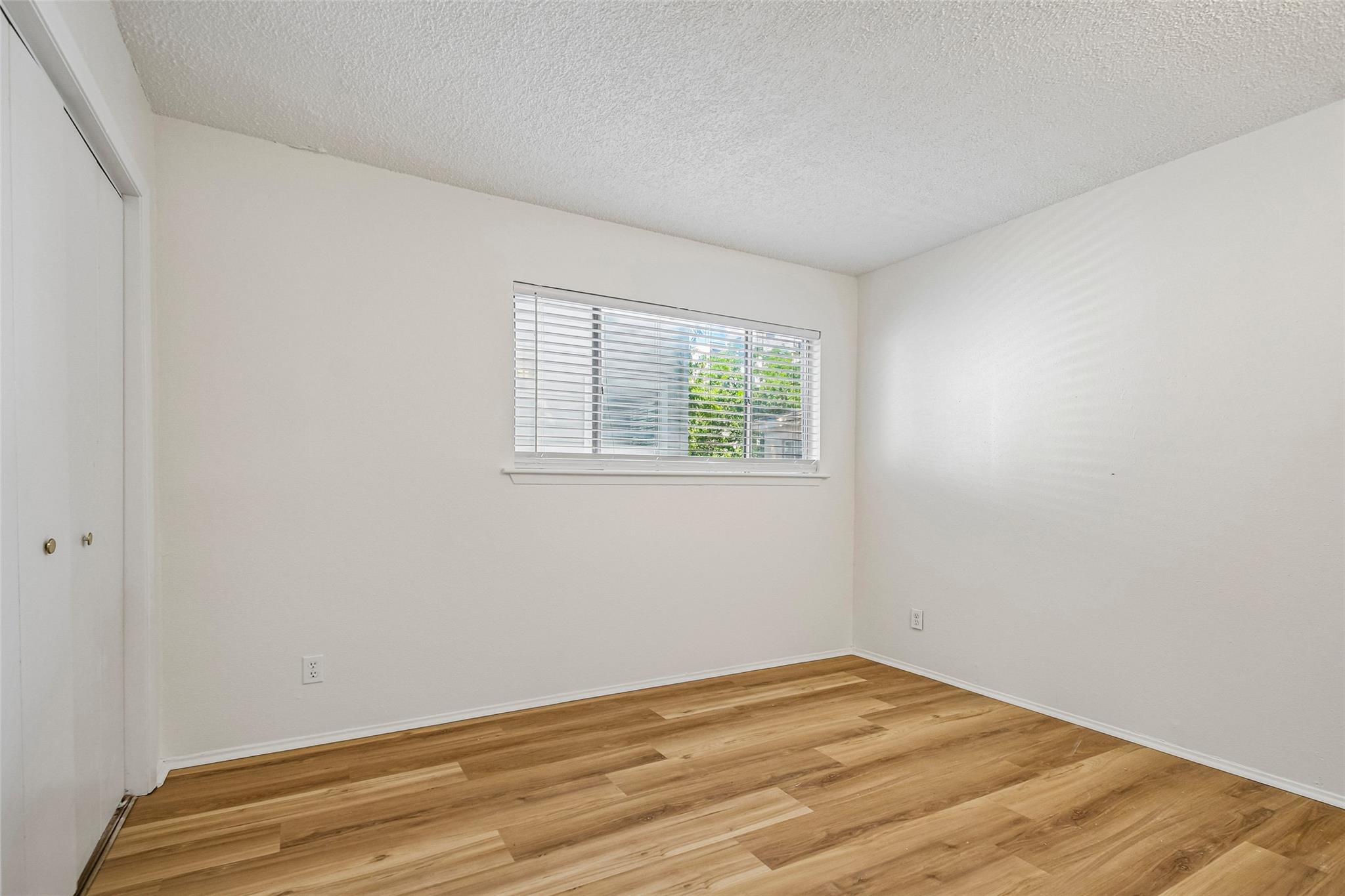 2413 Leon St #104 Property Photo 20