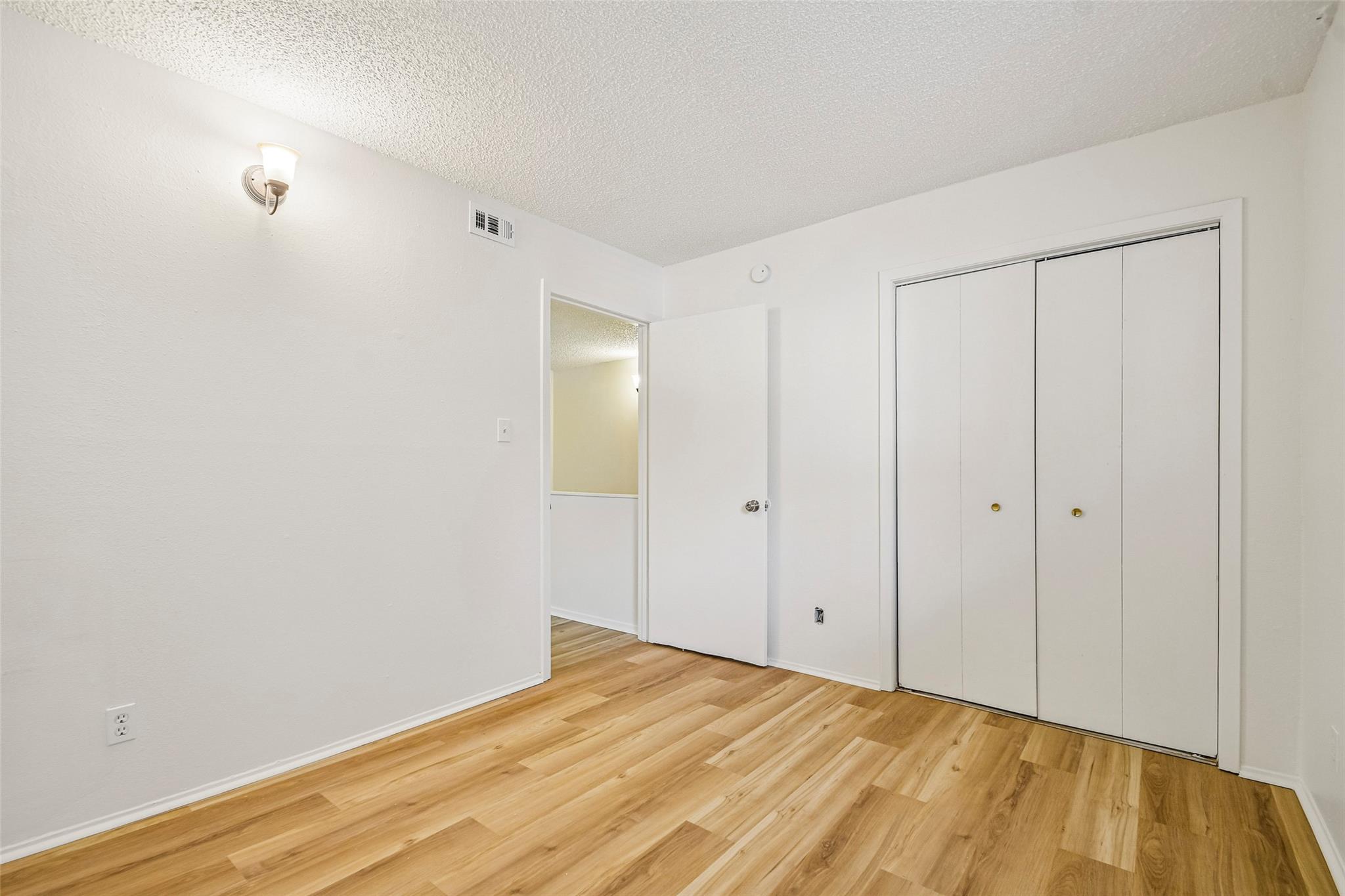 2413 Leon St #104 Property Photo 22