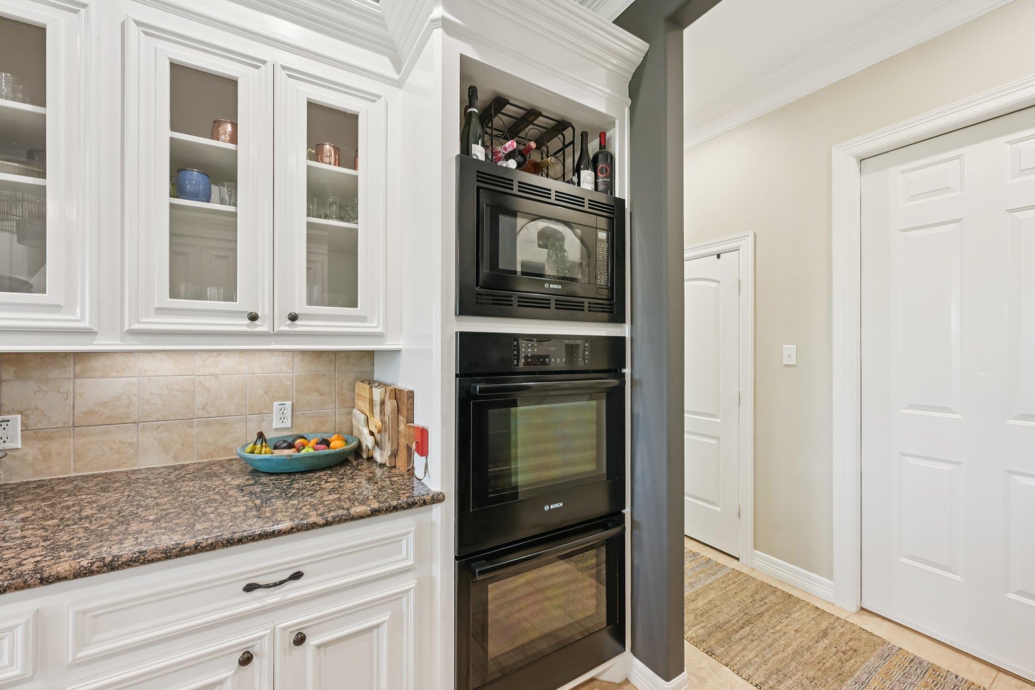 12590 St Peter Ct Property Photo 15