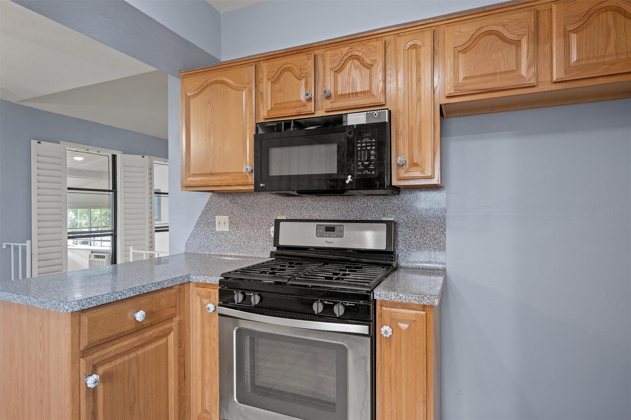 13108 Lamplight Village Ave Property Photo 9