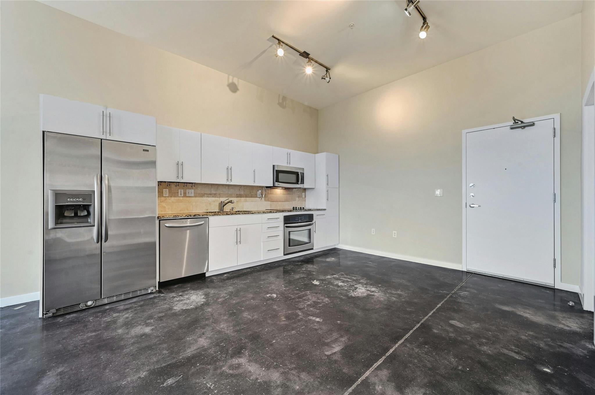 2235 E 6th St #402 Property Photo 14