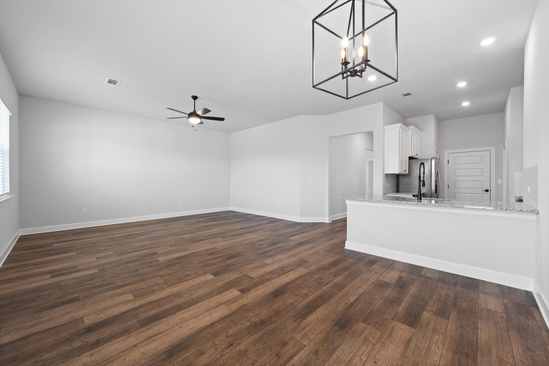 9704 Gladsome Path Property Photo 3