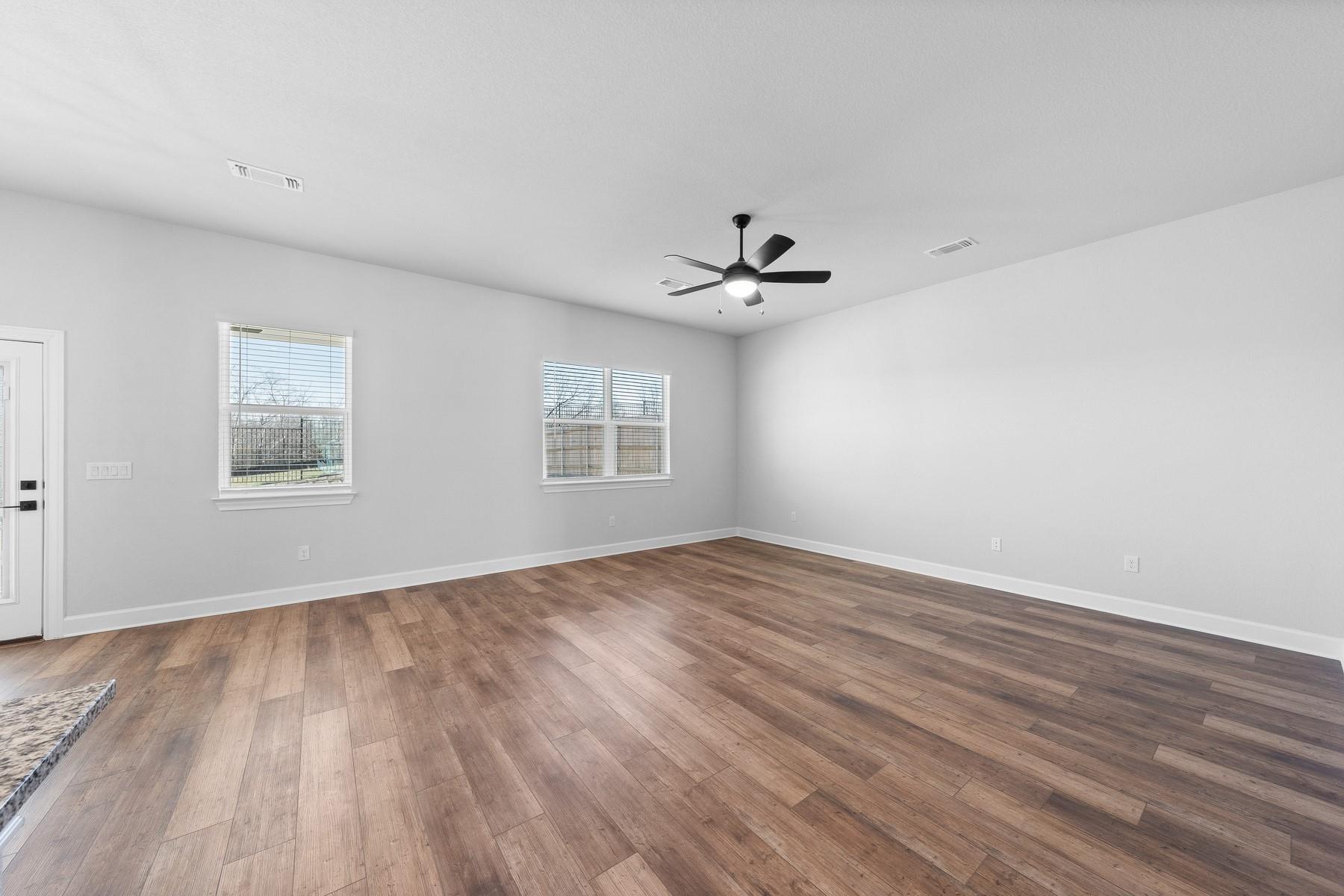 9704 Gladsome Path Property Photo 4