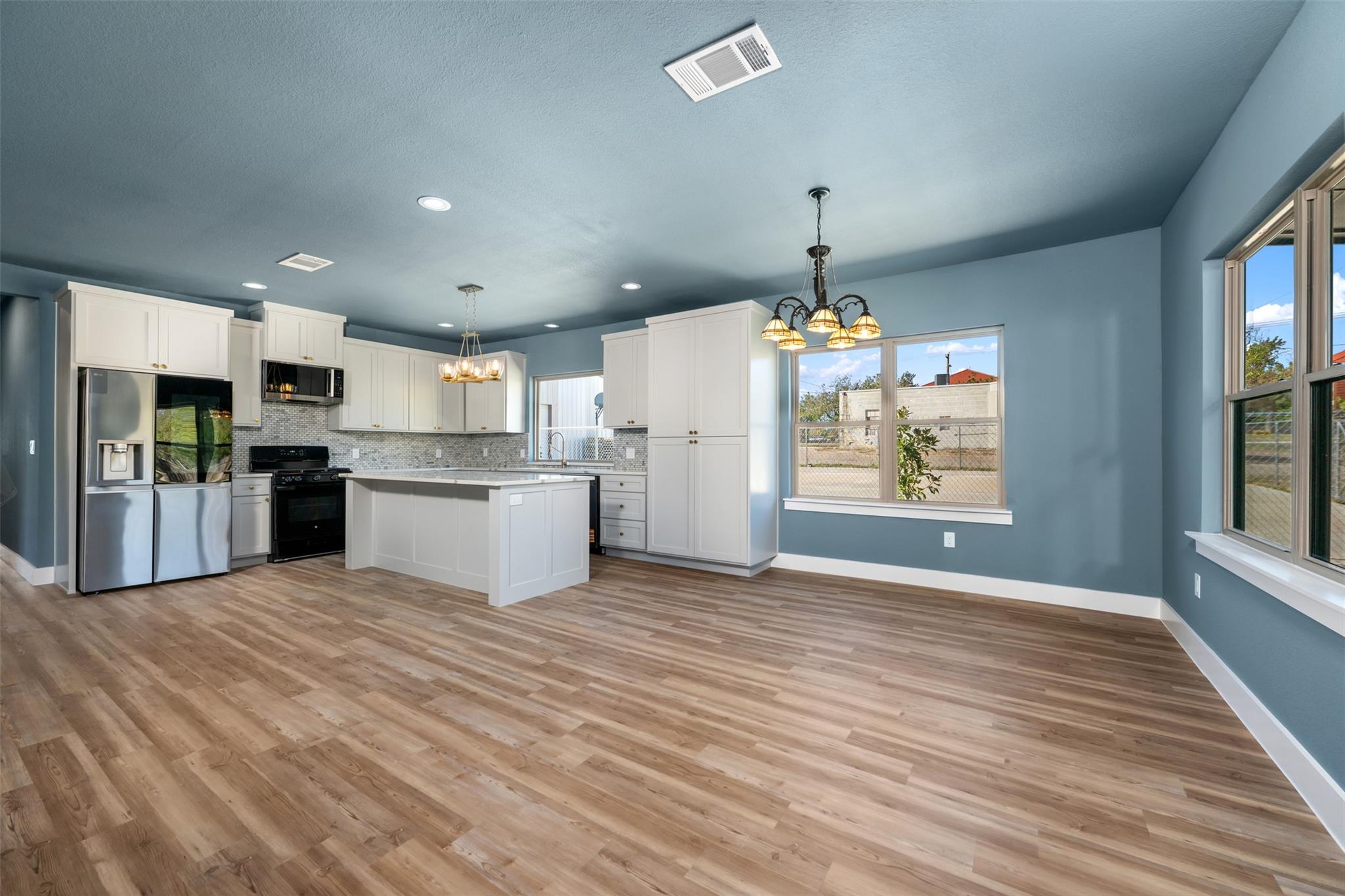 1205 W Avenue G None Property Photo 17