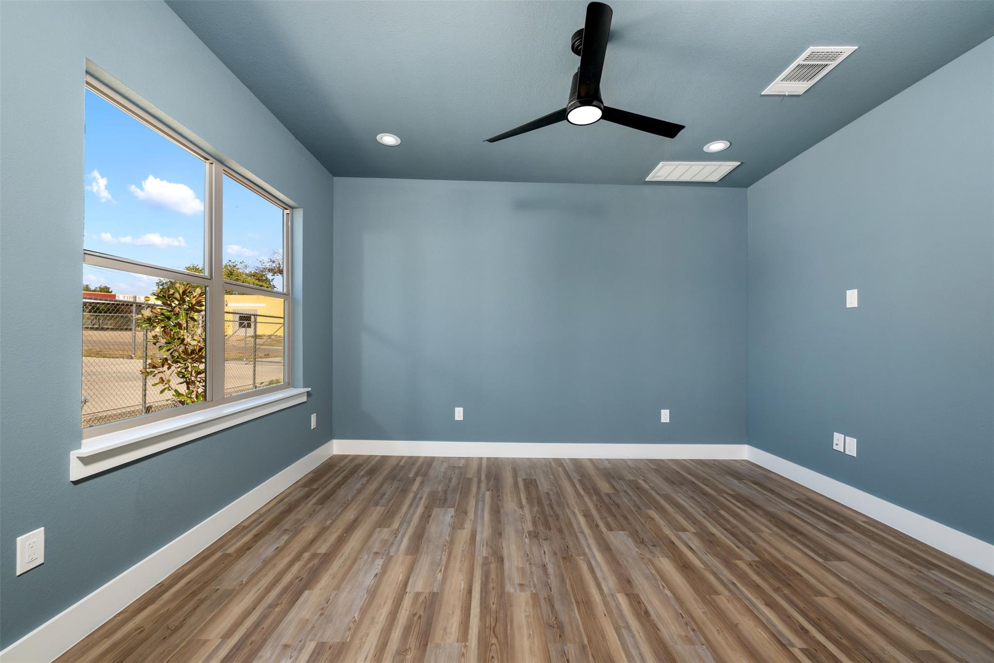 1205 W Avenue G None Property Photo 21