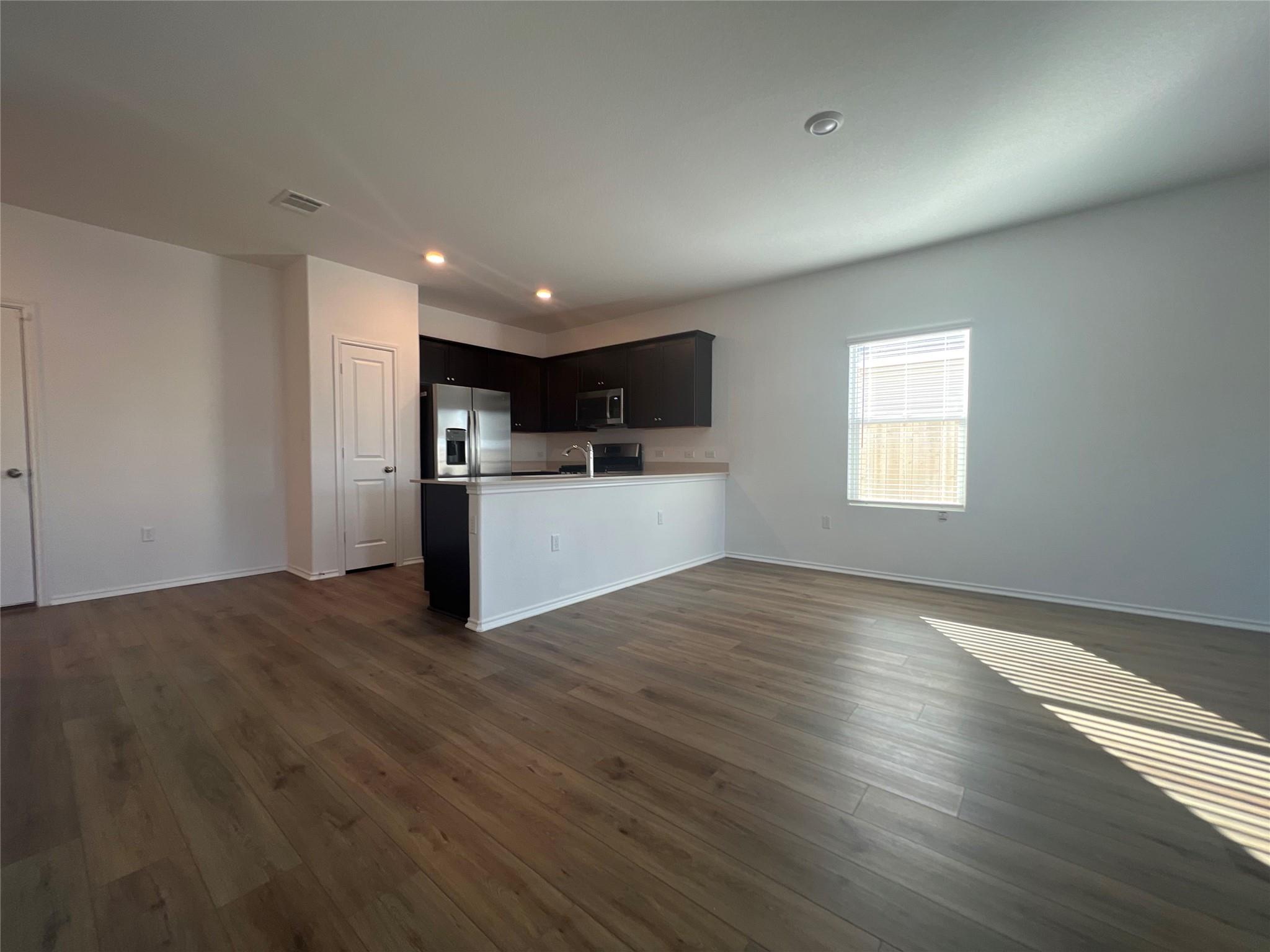 13604 Menard Way Property Photo 2